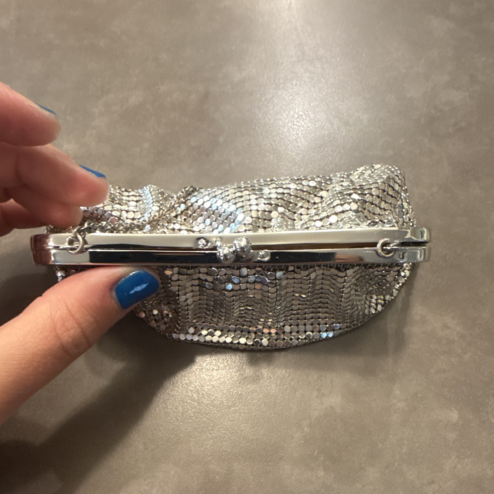 Vintage Silver Metal Mesh Sequin Clutch Kiss Lock, Chain Strap, Satin Lined