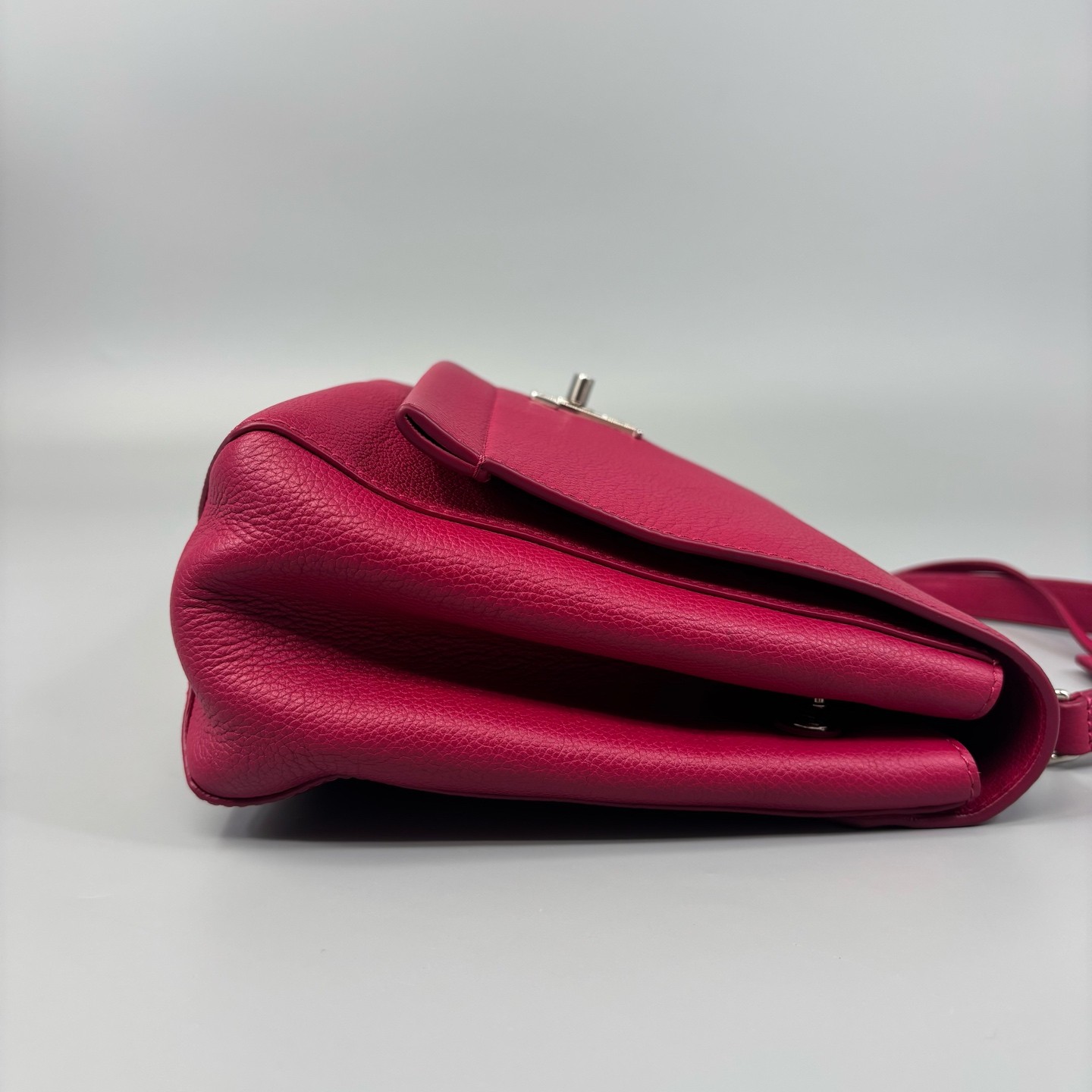 Louis Vuitton Lockme Ii Top Handle Fuchsia Taiga (mx071726a6r)