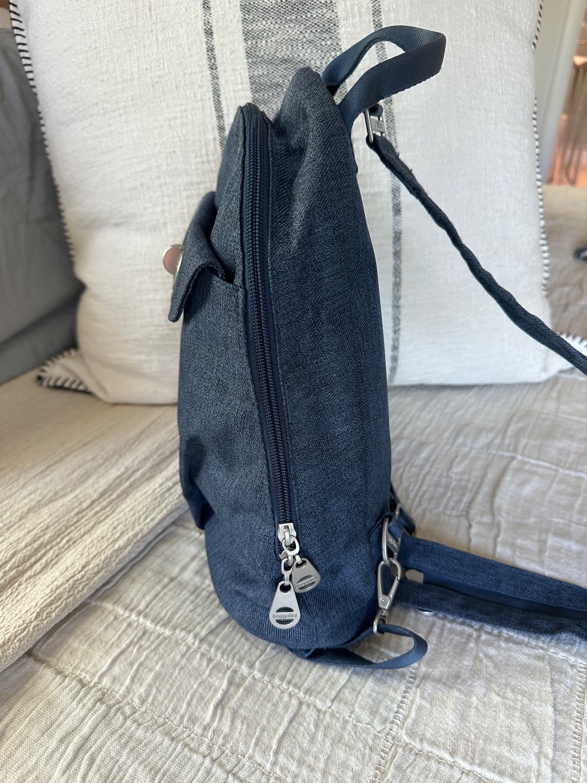 Baggallini Convertible Backpack – Denim colored fabric