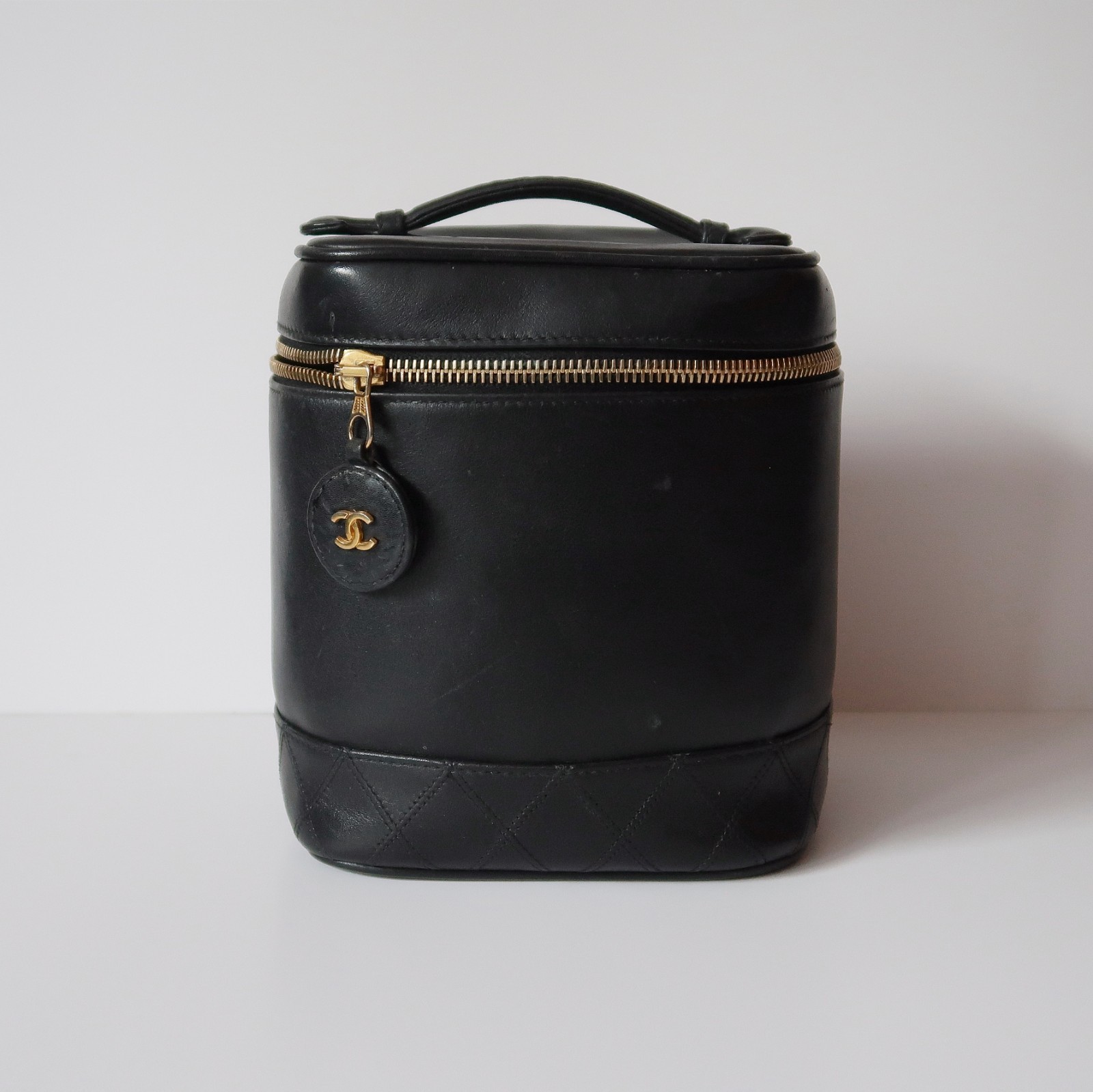 CHANEL Vintage Bicolore Vanity Cosmetic Bag Leather Black Gold CC Logo