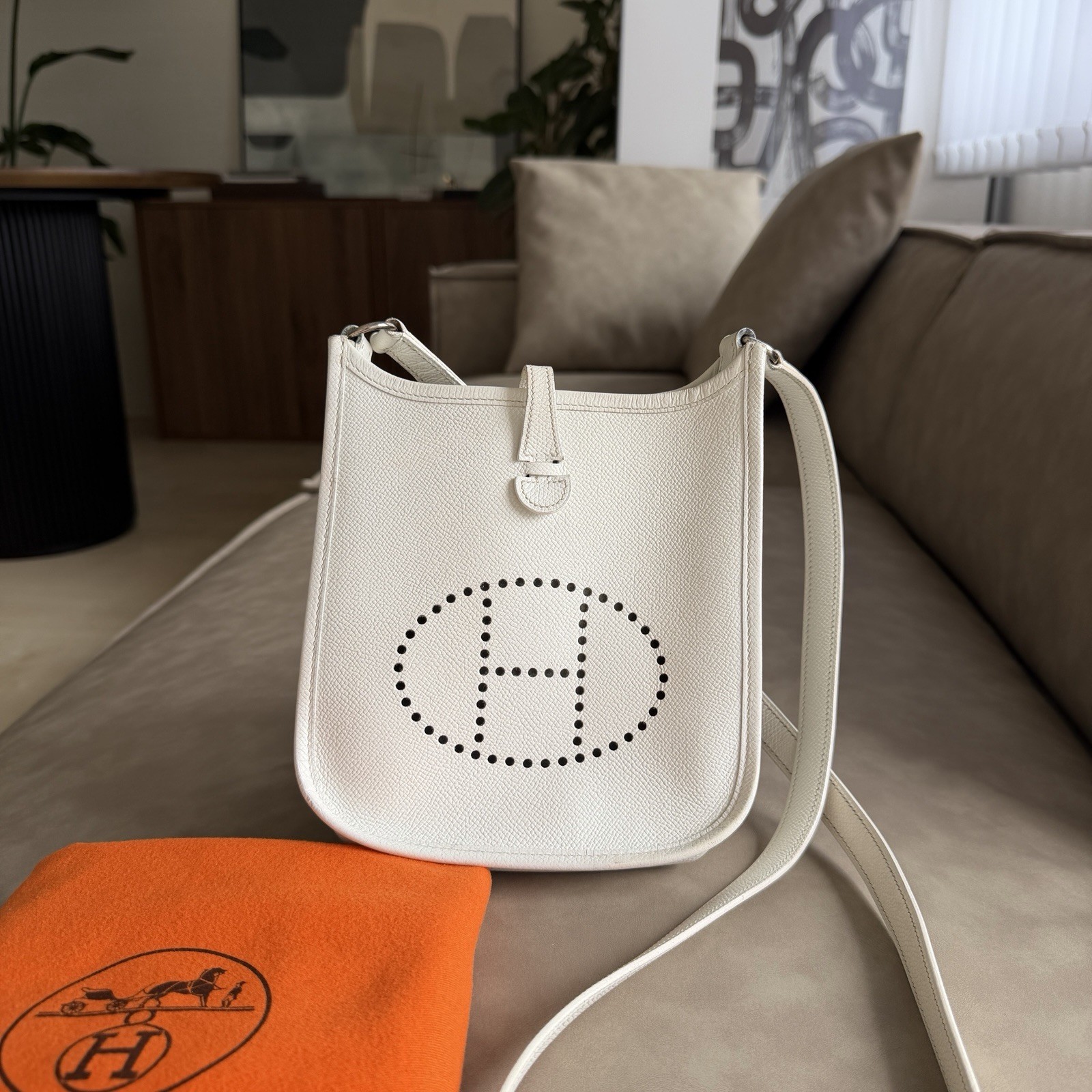 HERMES Evelyne TPM Veau Epsom Leather White Shoulder Bag Authentic
