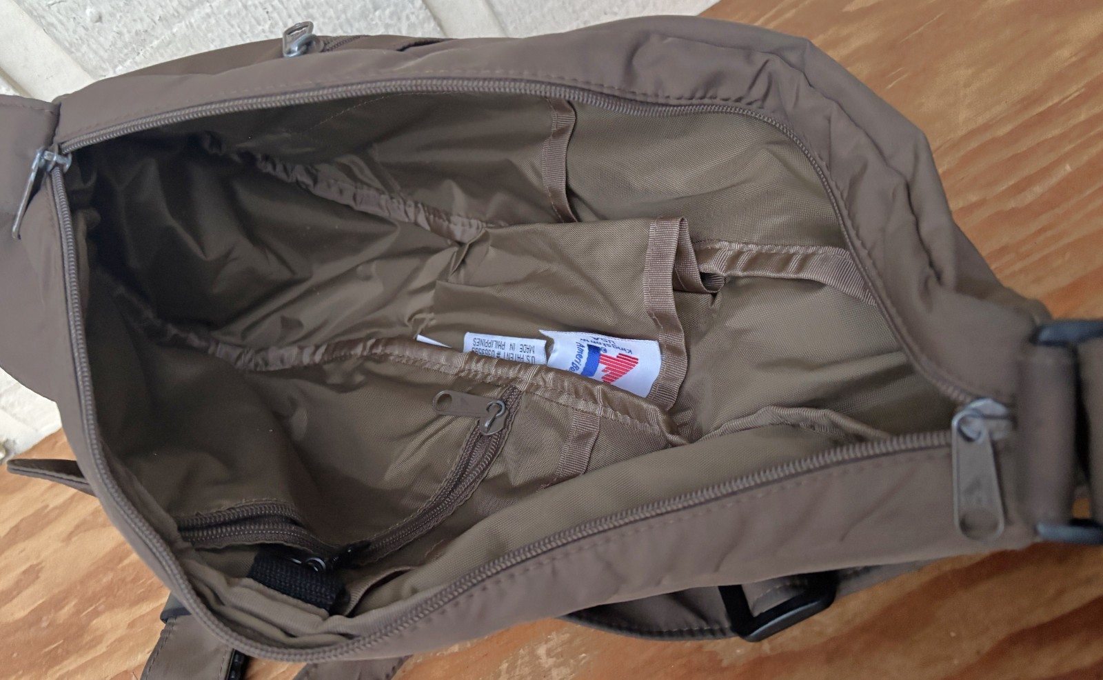 AmeriBag Nylon healthy back bag . Brown