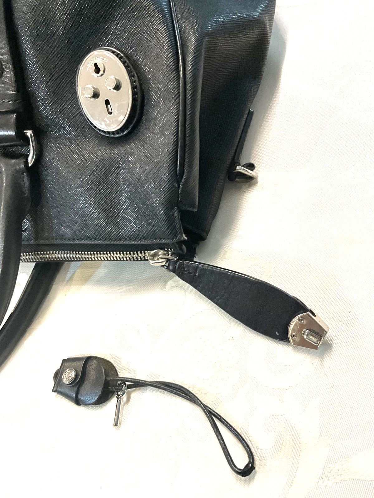 TUMI Bag/Satchel Leather Large Black w/Lock/key/ Travel/Business Original Mint