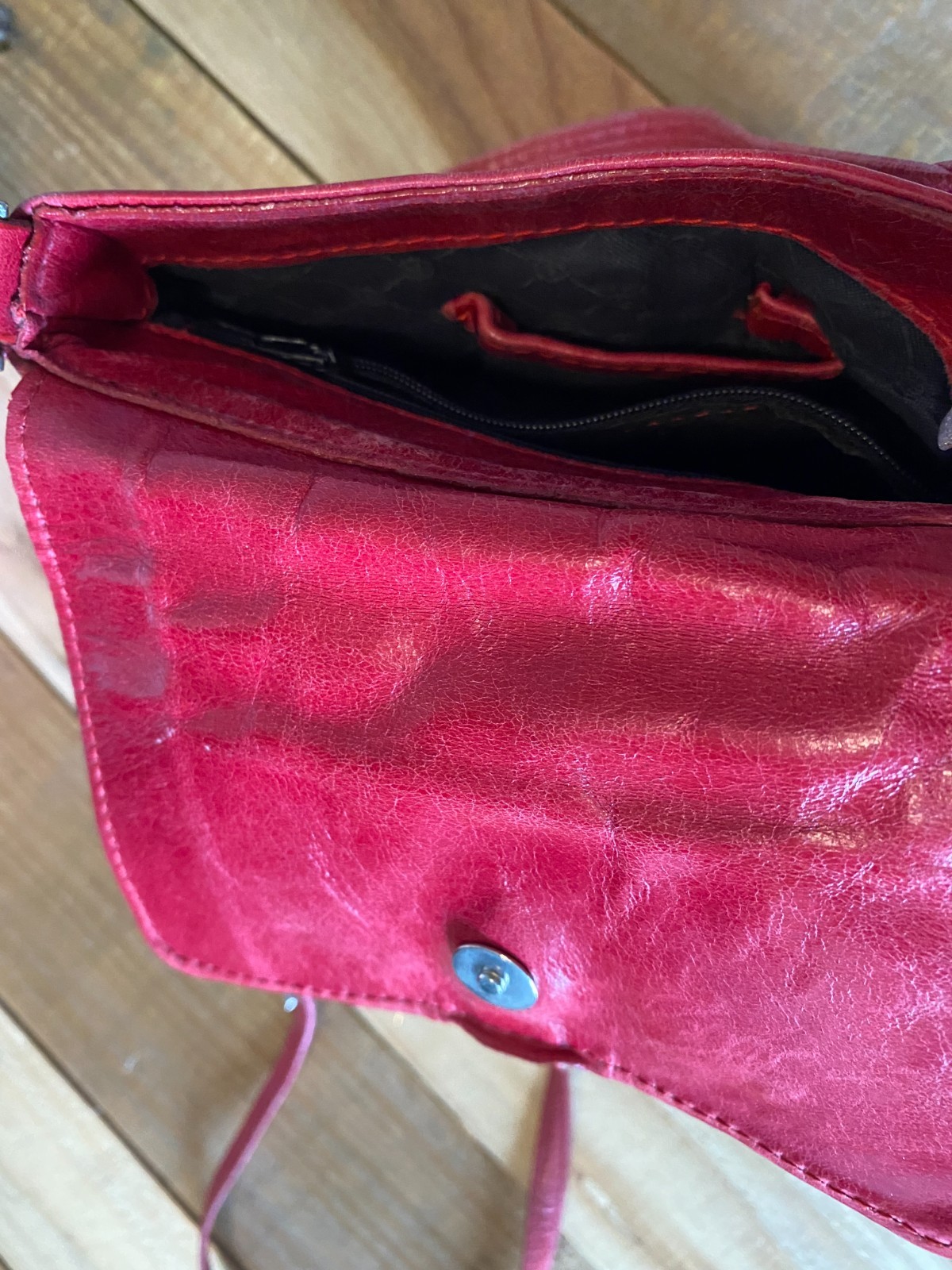 SAKI Greece Leather Raspberry Boho Crossbody Studded Croc Embossed Purse