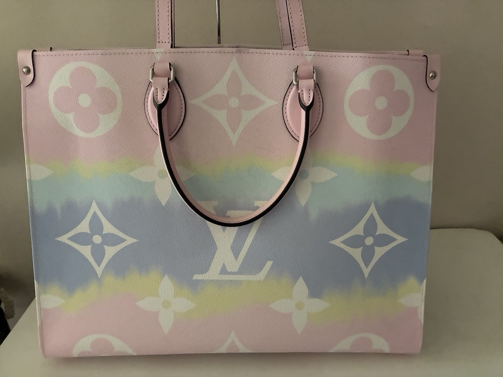 NEW-LOUIS VUITTON ESCALE OnTheGo GM PASTEL MONOGRAM TOTE BAG PURSE
