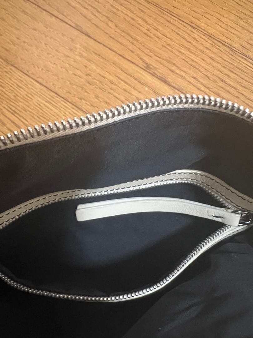 Tods White Leather Shoulder Bag Contrast Stitch Zip Womens 22x35cm 13cm Depth