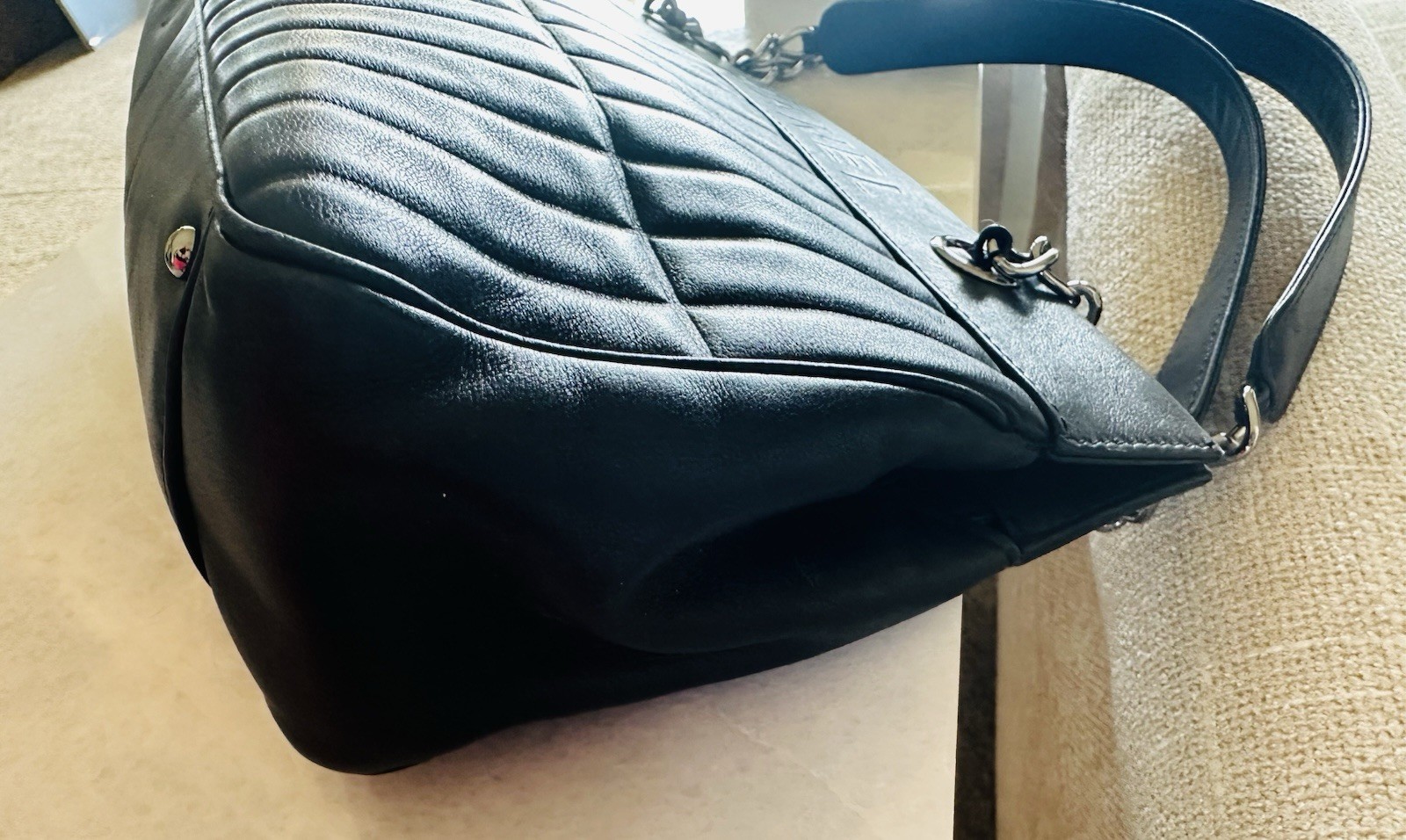 Auth CHANEL BLACK leather LAX VERTICAL QUILTED Chain Clutch Shoulder Bag