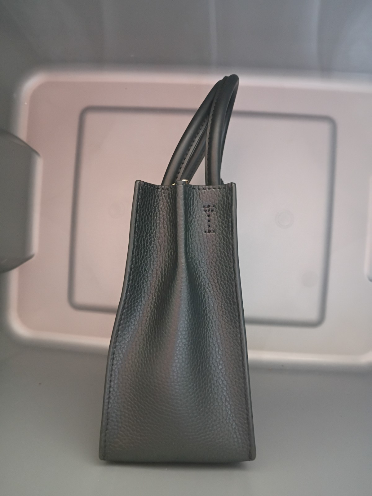 Michael Kors Black Leather Handbag for Women 20cm x 21.5cm x 10cm
