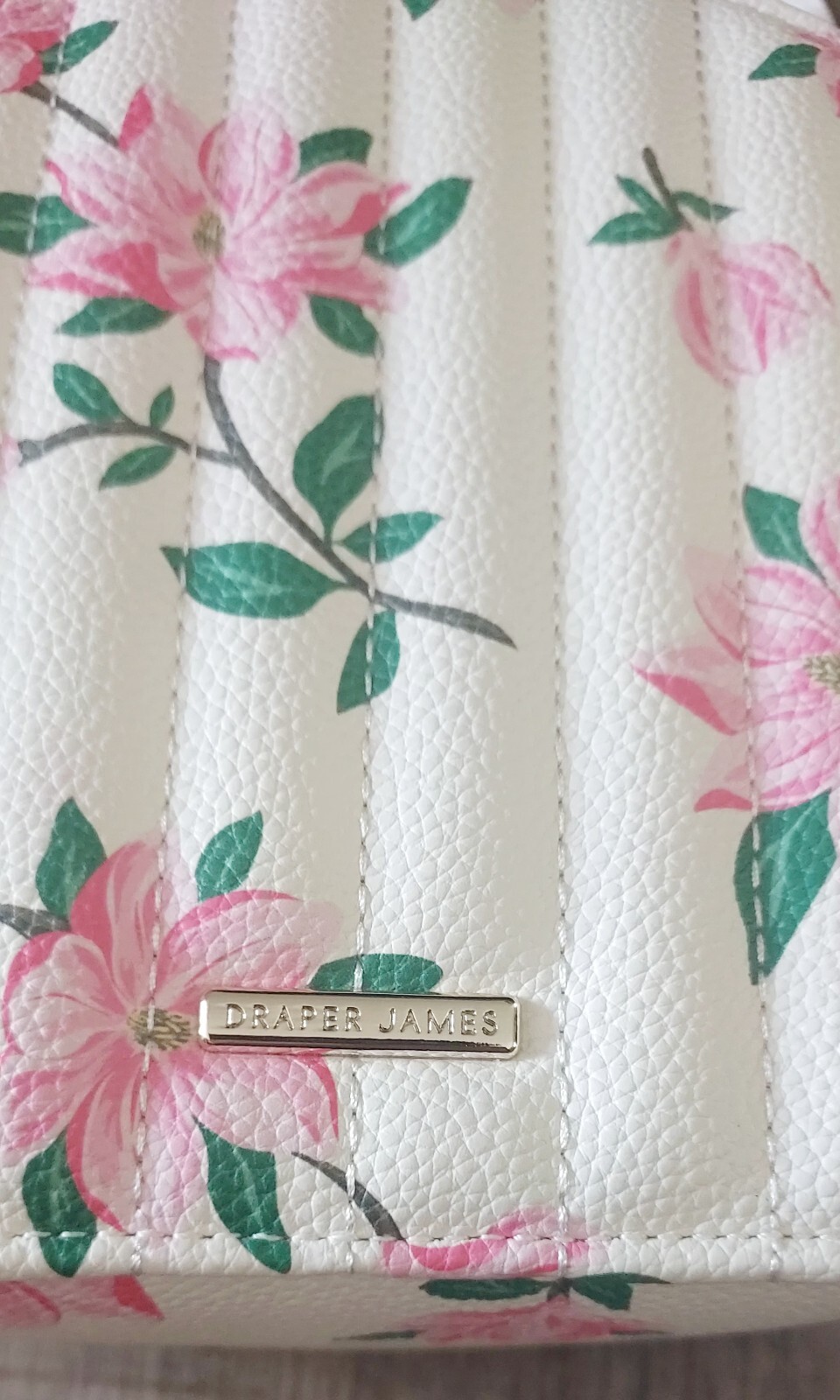 Draper James Train Case Purse Bag In Magnolia Flower Print Antique White EUC!