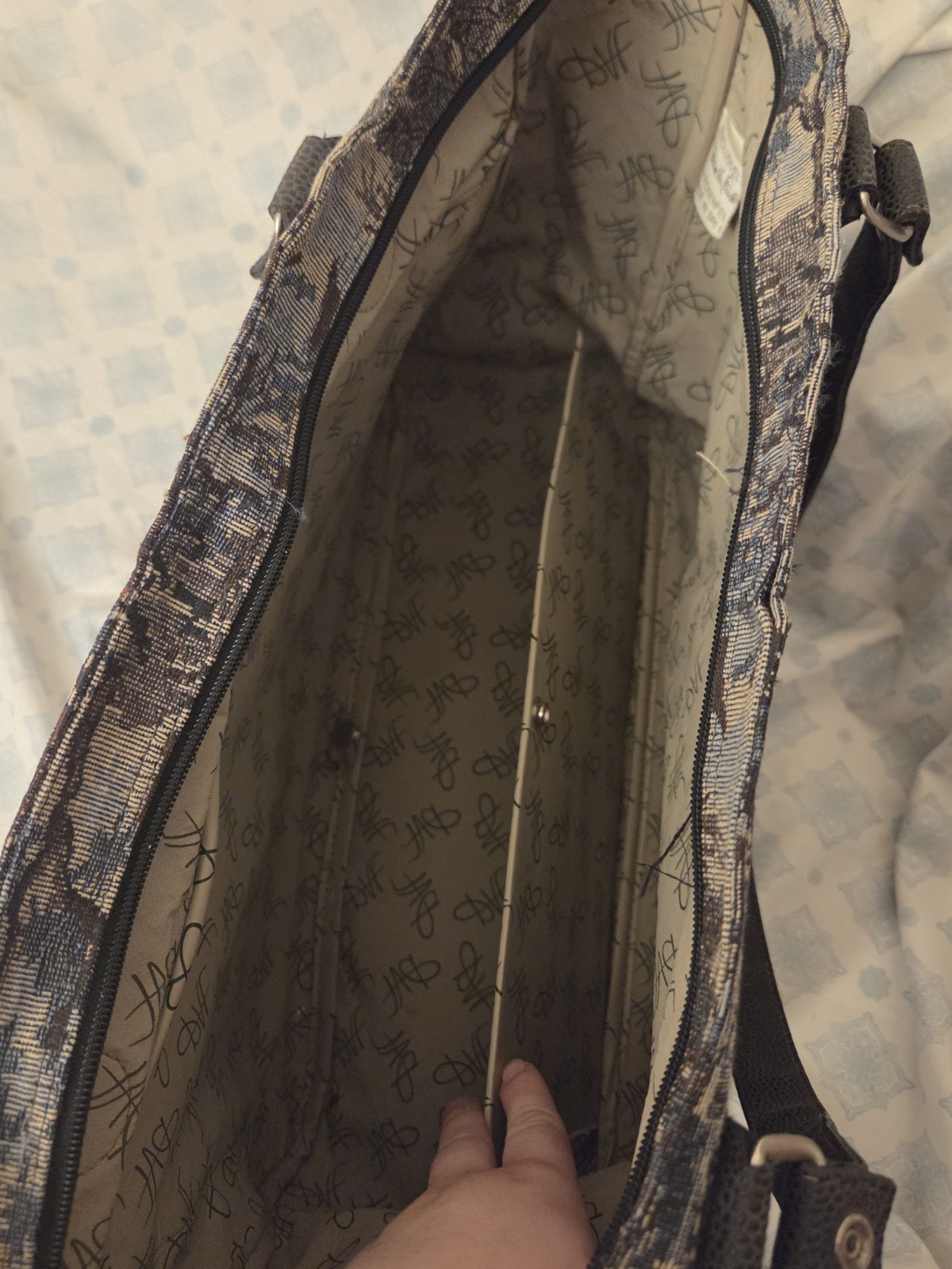 Rare Vintage Diane Von Furstenberg Blue/Beige Tote, Zip Closure, Silver Hardware