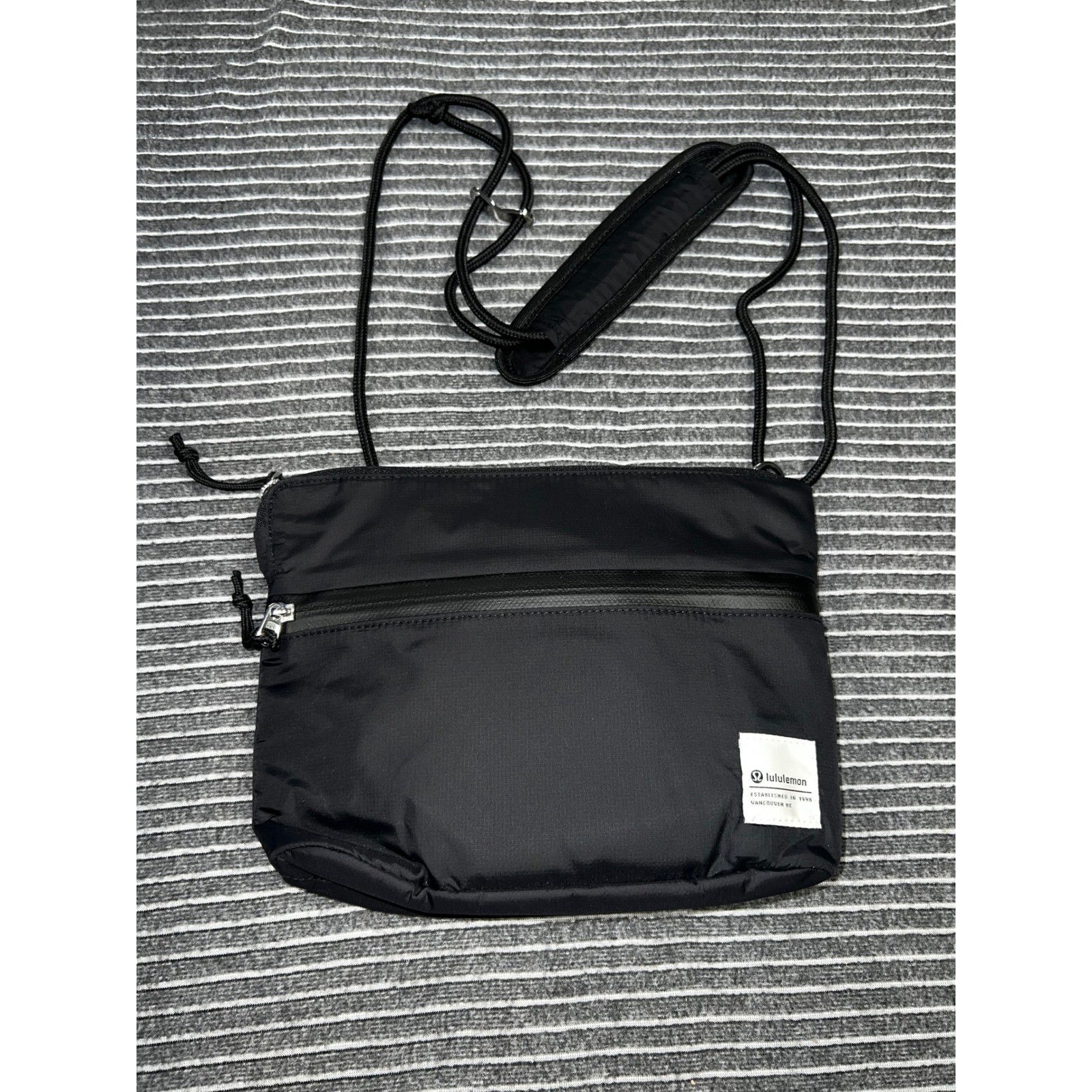 Lululemon Crossbody Bag Unisex OS Black Excellent Cord Strap Logo Patch