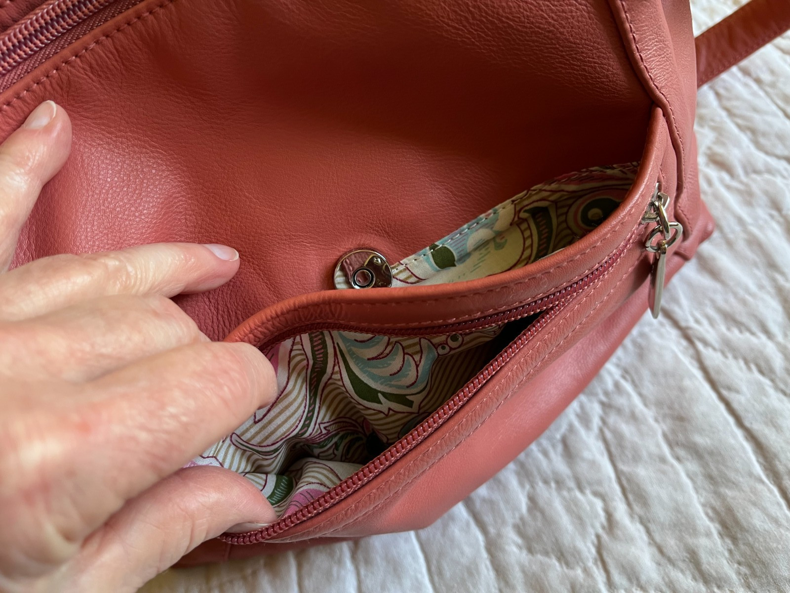Stone Mountain Terra Cotta Soft Supple Leather XBody Purse Pockets! XLNT