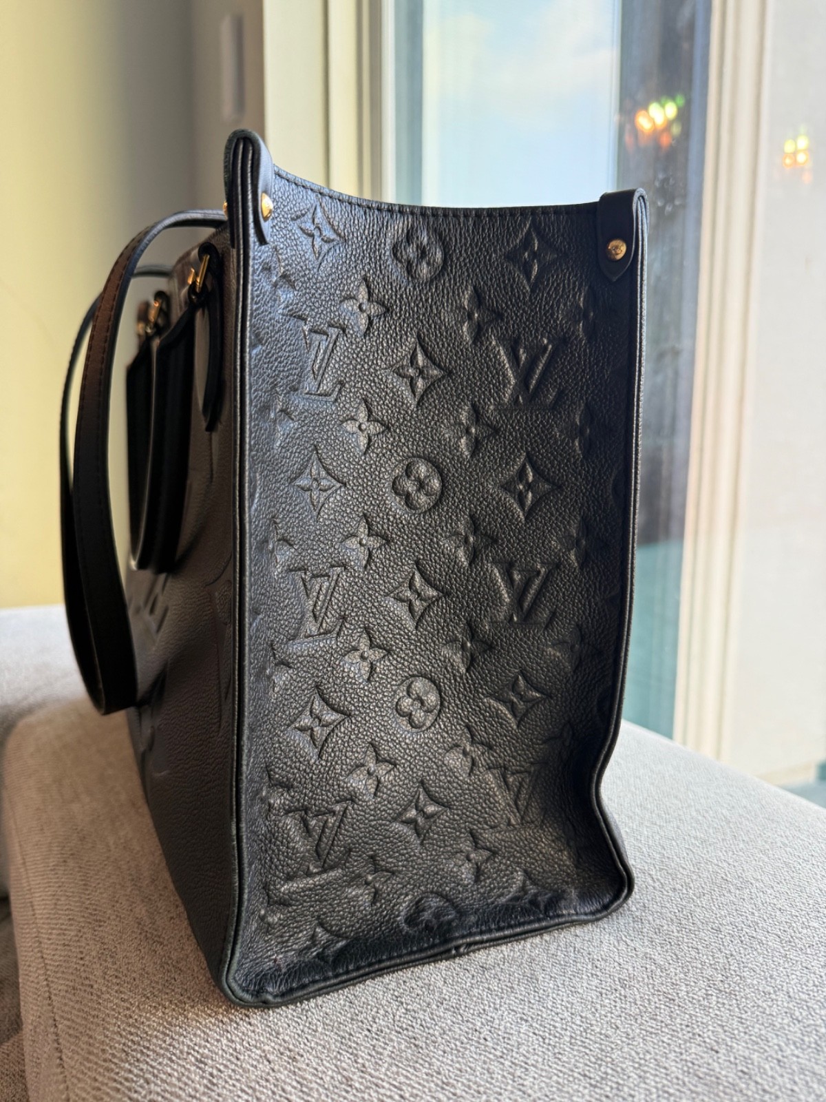 Louis Vuitton OnTheGo Tote Monogram Empreinte MM