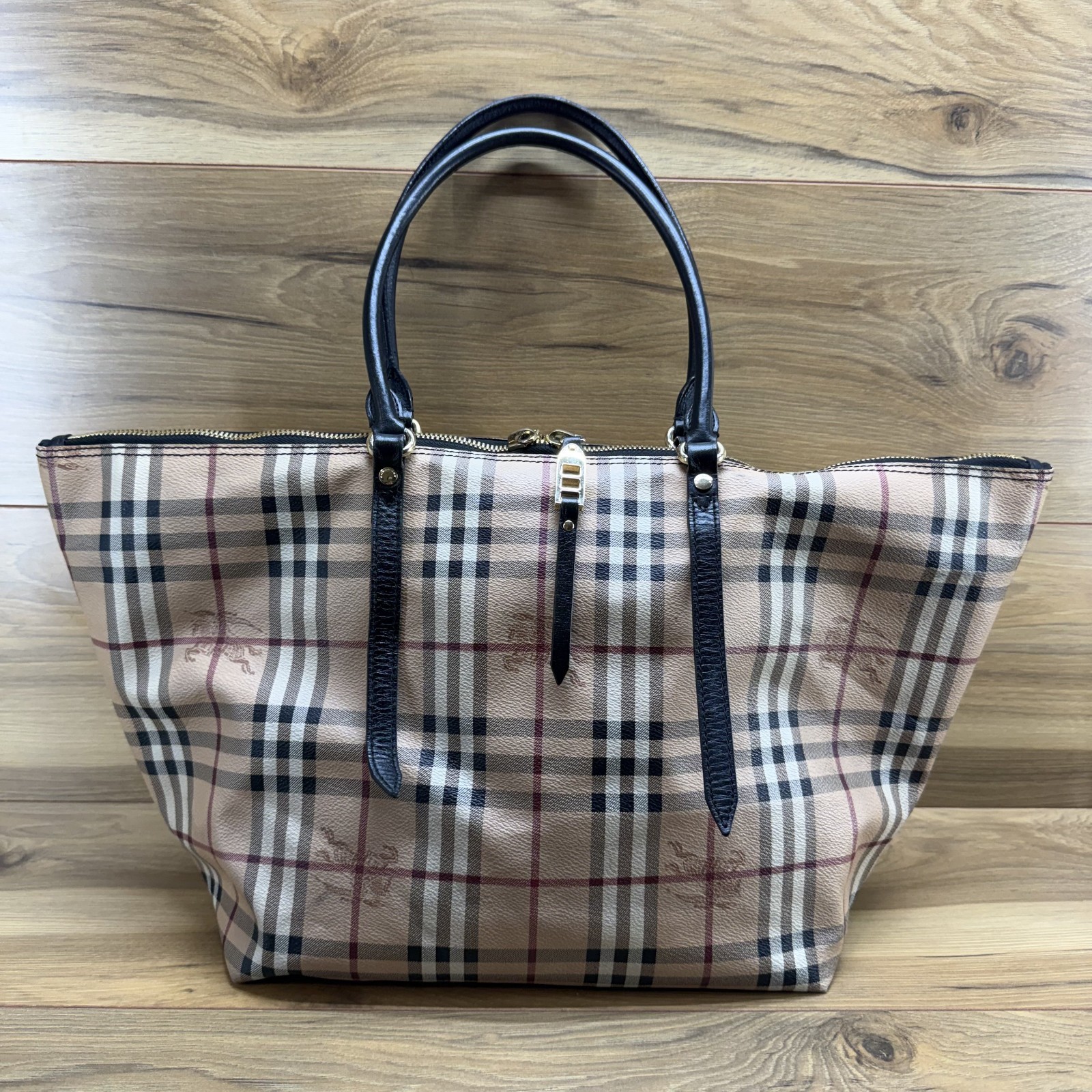 Burberry Salisbury Haymarket Tote Nova Check Zip Double Handles