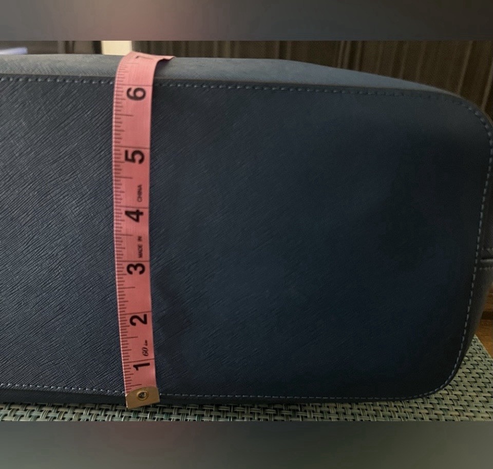 Michael Kors Blue ToteBag – One call out on one handle piping. See last photo.