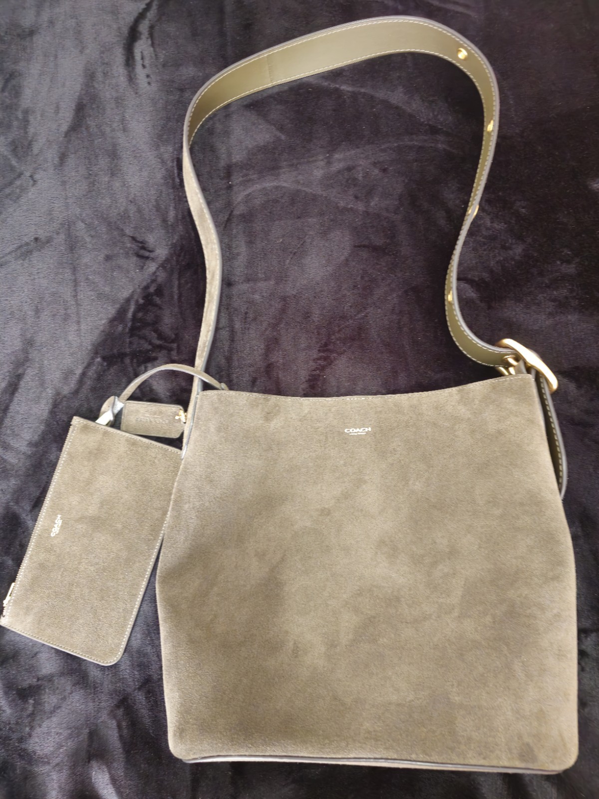 Coach Women’s Green Suede Shoulder Bag Gold Hardware Adjustable Strap Pouch