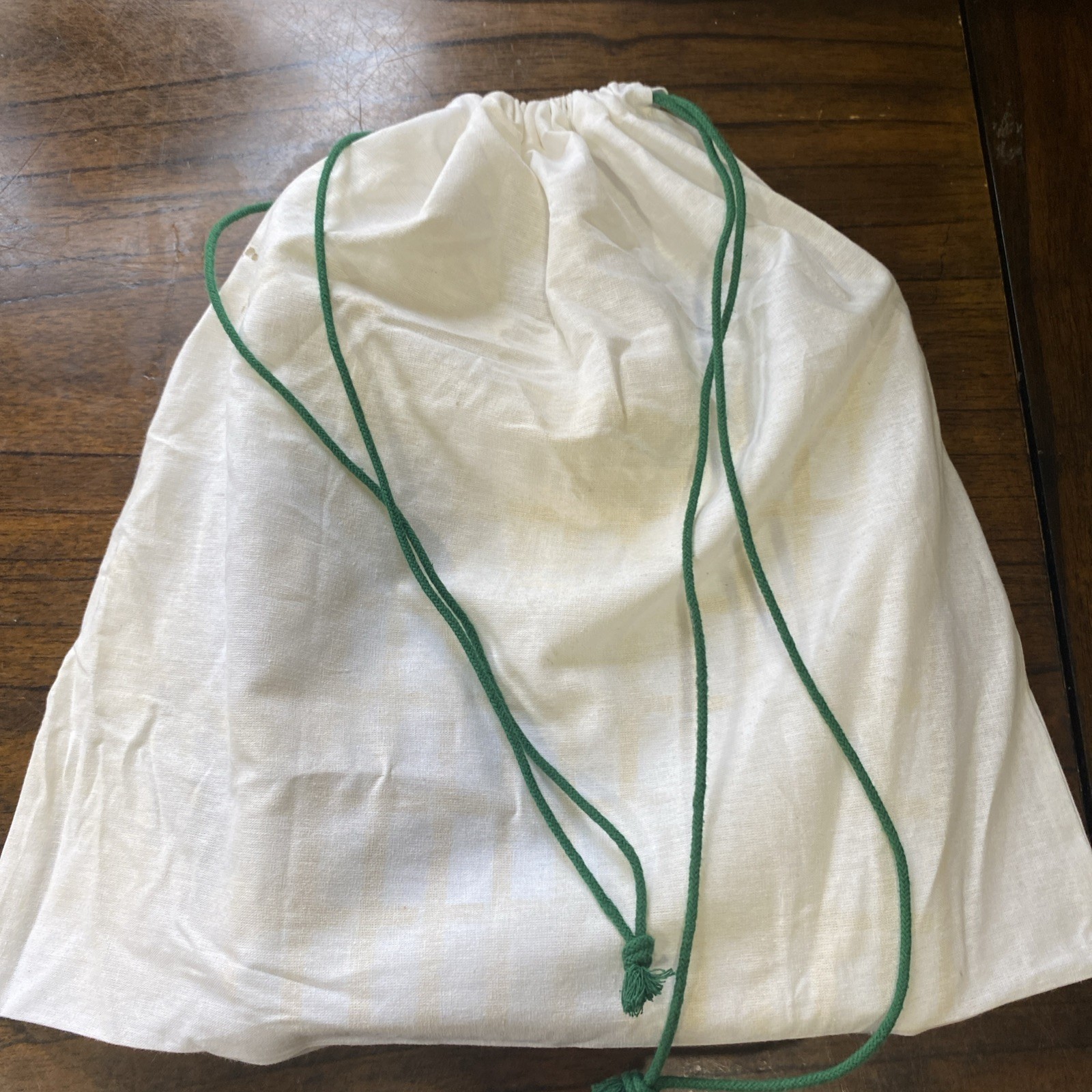 LACOSTE WHITE YELLOW FLAT CROSSOVER BAG crossbody purse