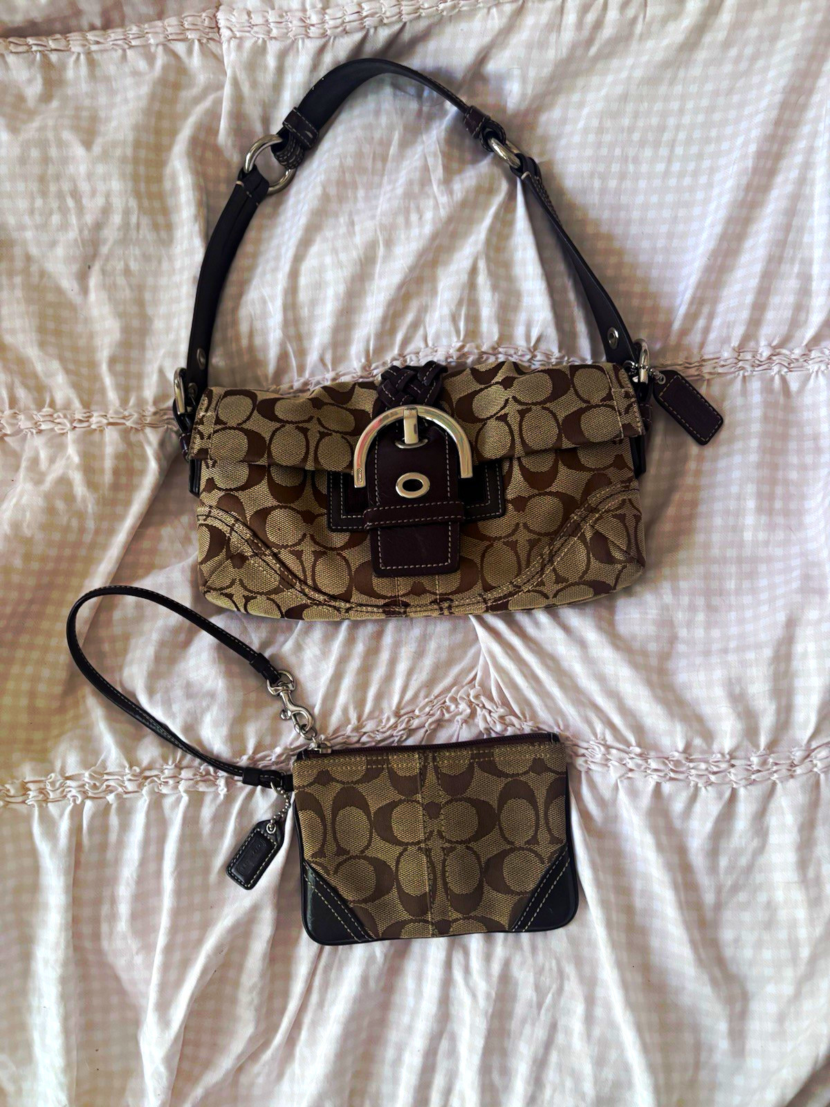 Vintage Coach Signature Brown/Beige Shoulder Bag Snap Closure Lined w/ Wristlet
