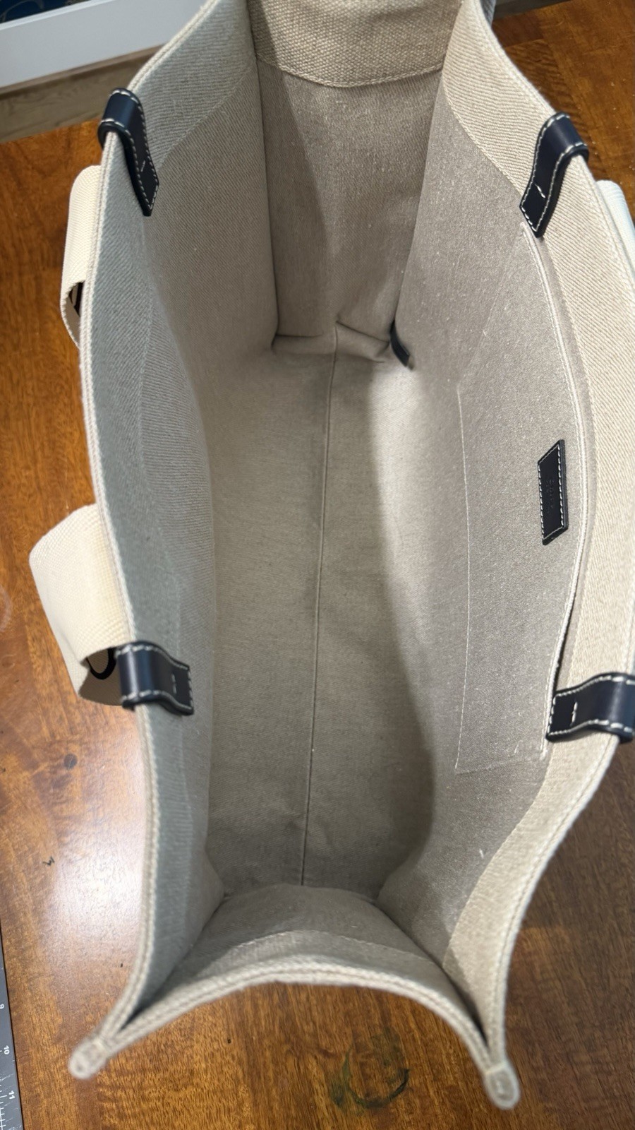 Chloé Woody Medium Tote Beige Logo Strap, Inner Pockets, Open Top Travel