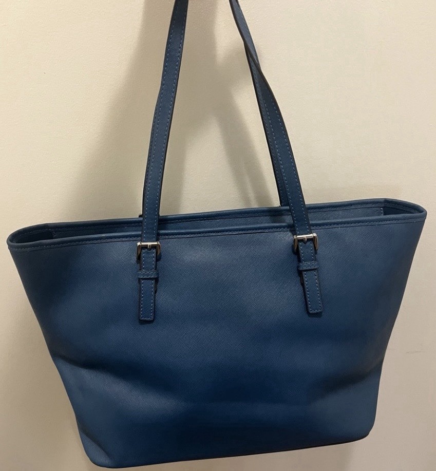Michael Kors Blue ToteBag – One call out on one handle piping. See last photo.