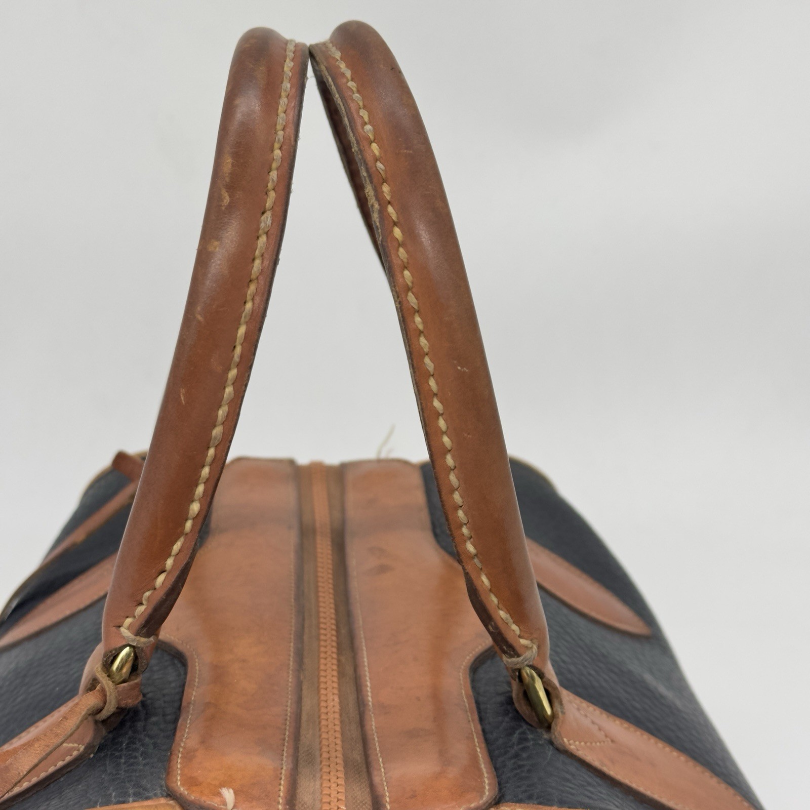 Vtg Dooney & Bourke Gladstone Satchel Black Tan Leather Lock Bag Heritage