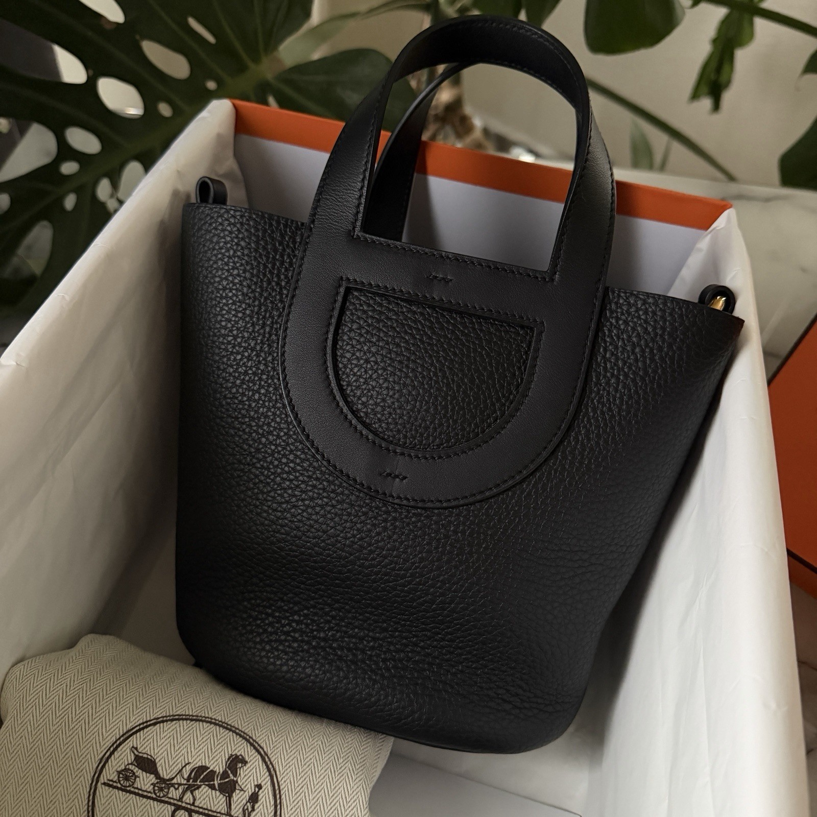 HERMES In-The-Loop 18 Black Taurillon Clemence Leather Handbag