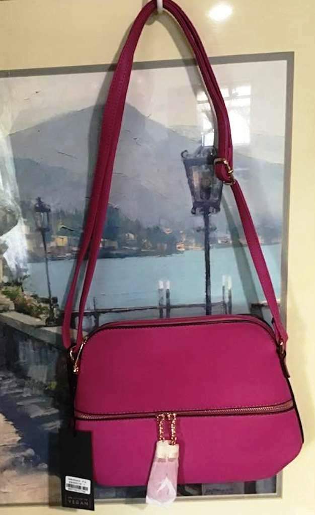 Deluxity MKII Kady Tassel Charm Womens Crossbody Bag – Pink