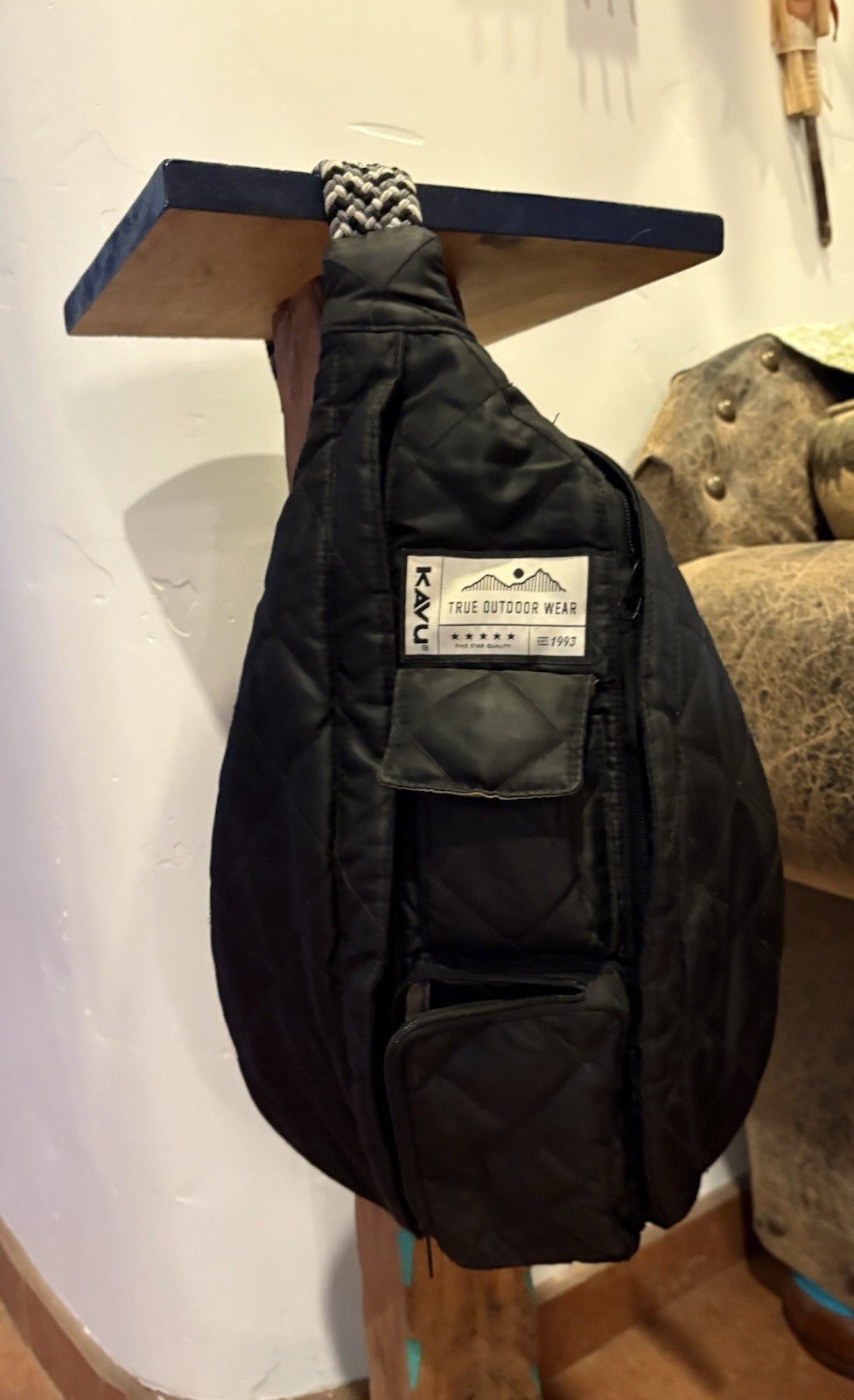 KAVU Rope Puff Sling Crossbody Dual Side Bag Black Quilted Travel Pockets