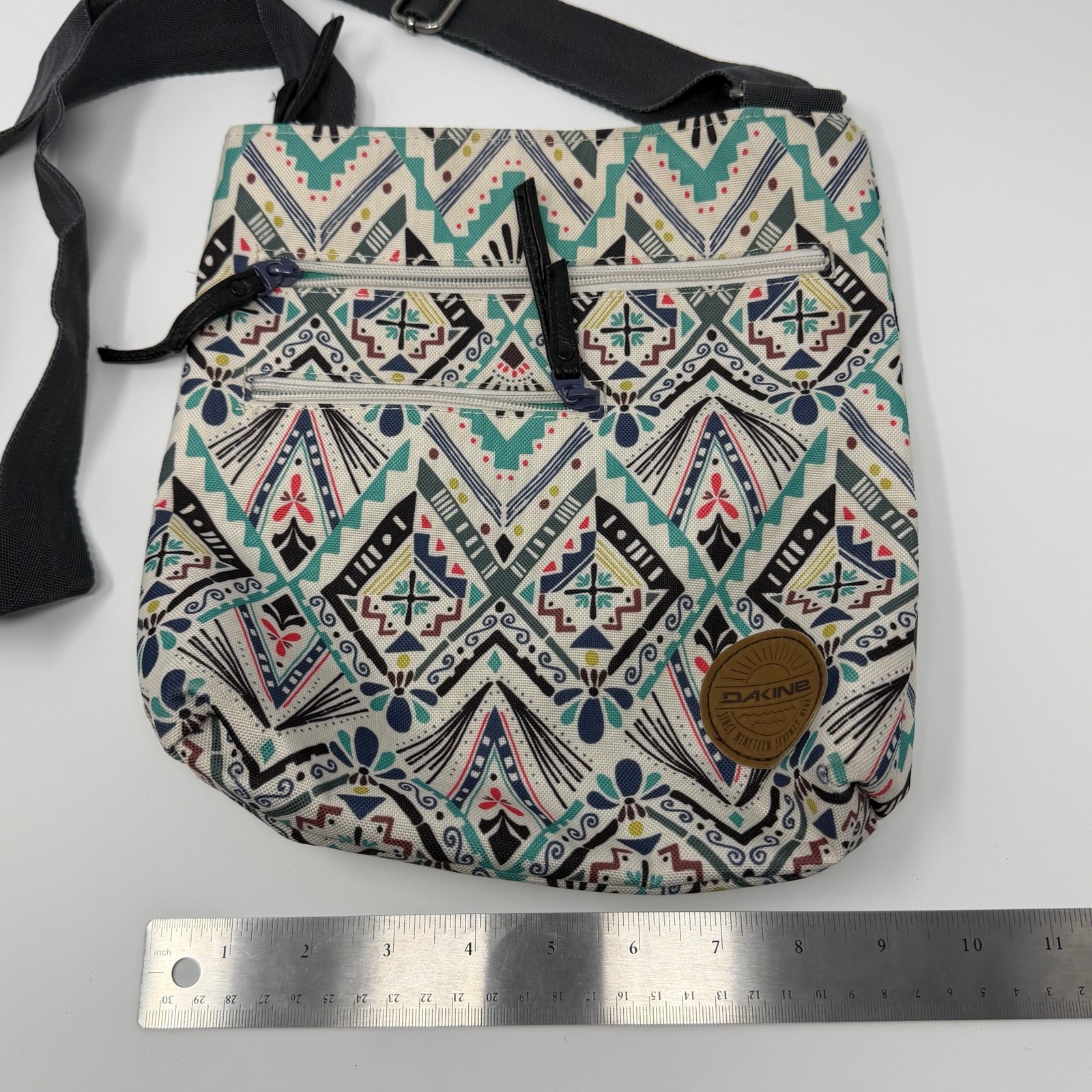 DAKINE Jo Jo Crossbody Shoulder Bag Purse With Wallet Tribal Geo Minimalist