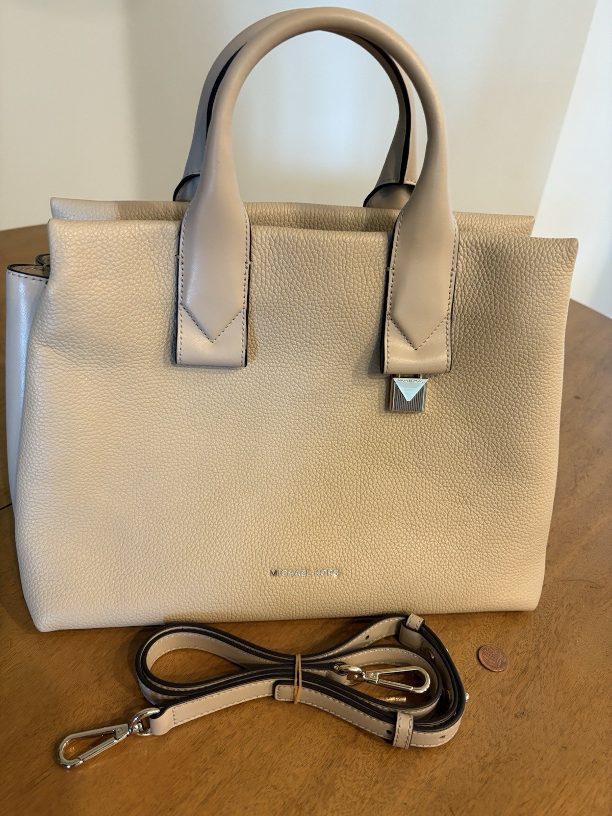 Michael Kors Large Satchel / Tote Handbag in Pebbled Oat Beige Leather Rollins
