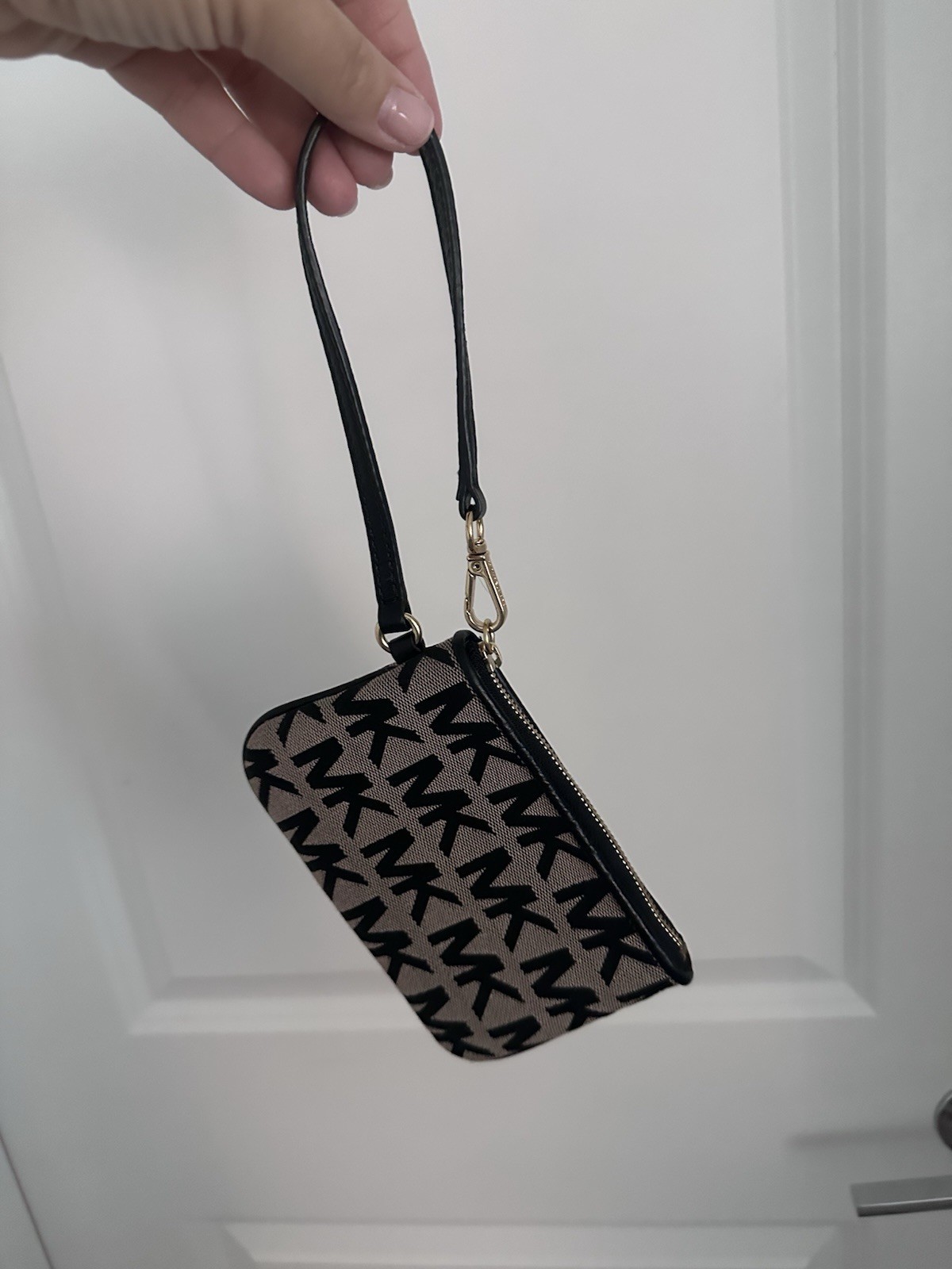 Michael Kors Women’s Beige Black MK Logo Wristlet Clutch Gold Hardware