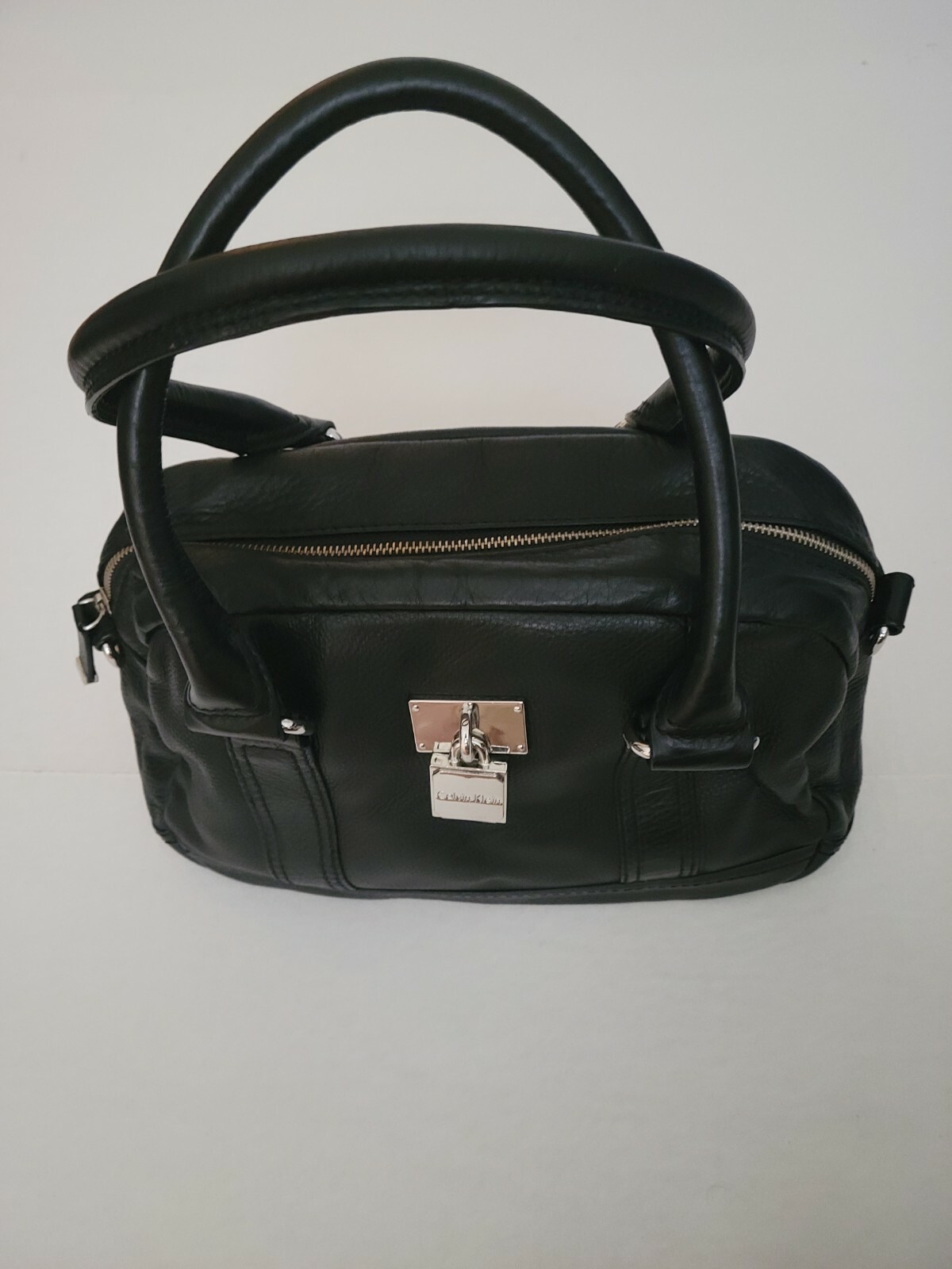 calvin klein Women Purse Pre owned Black. Size: 14.5 in tall by 9 in width