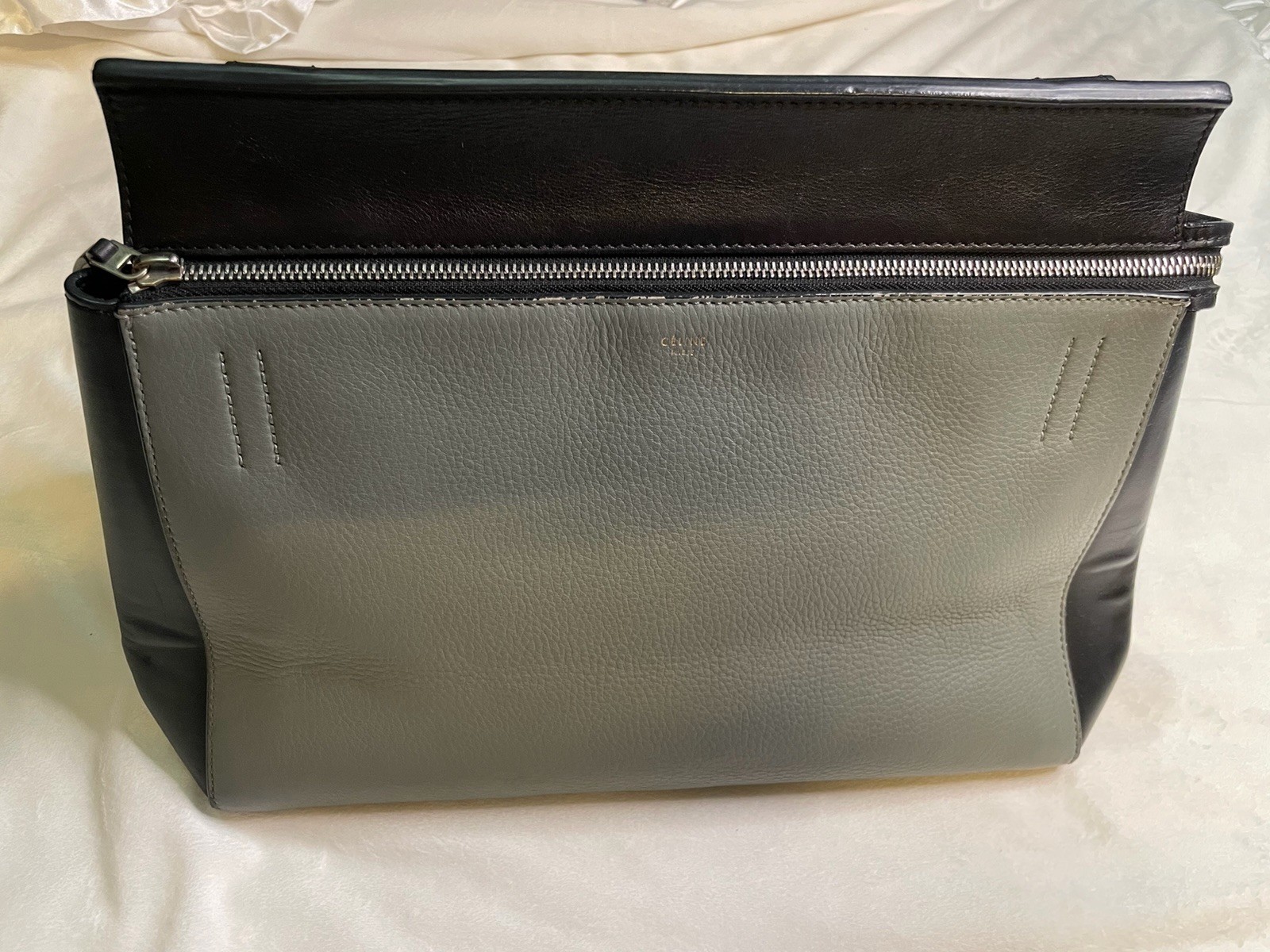 Celine Edge Gray/Black Pebbled Shoulder Bag Zip Top w/ Inner Pockets Silver HW