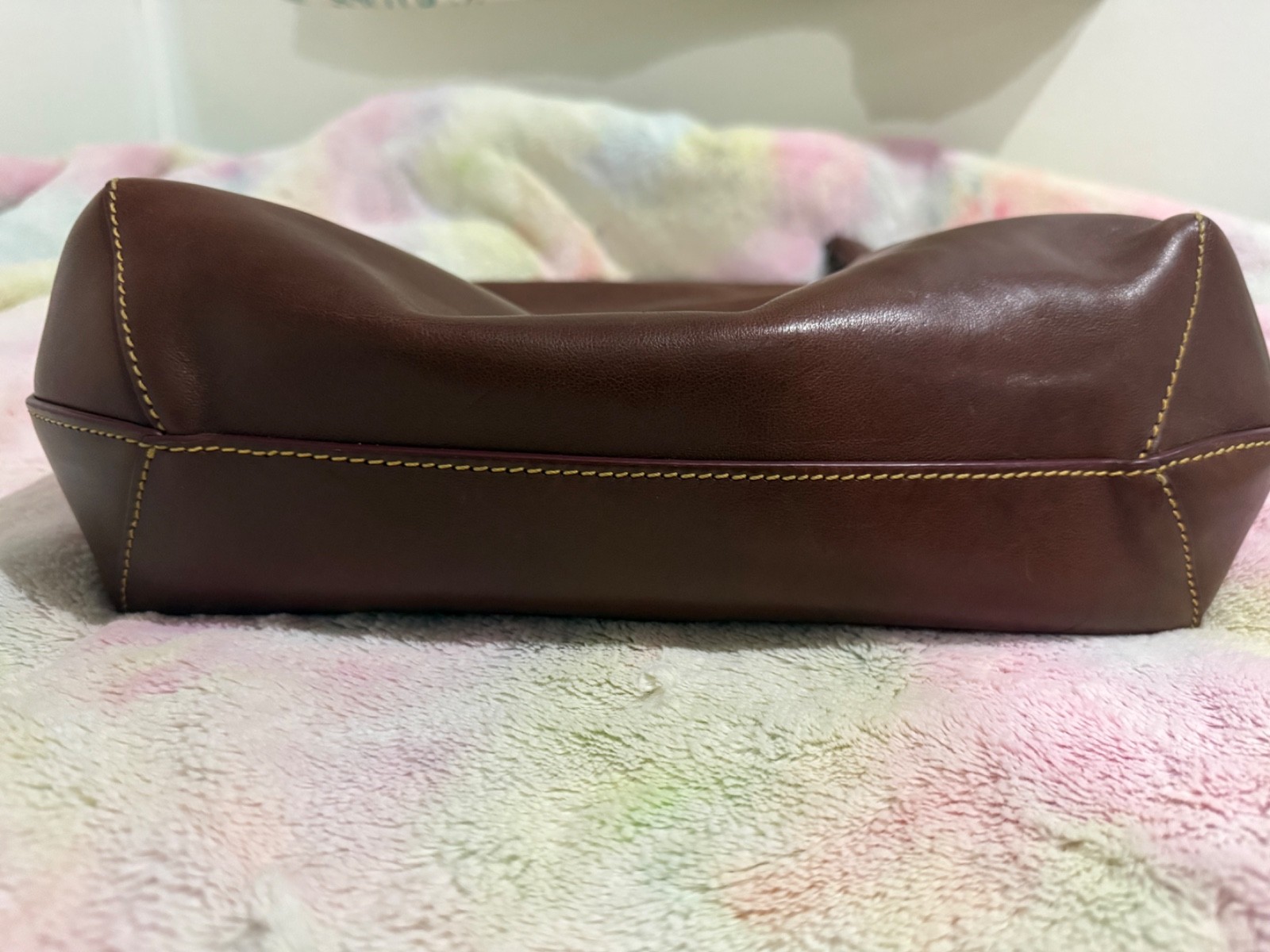 dooney and bourke florentine twist strap hobo in chestnut.