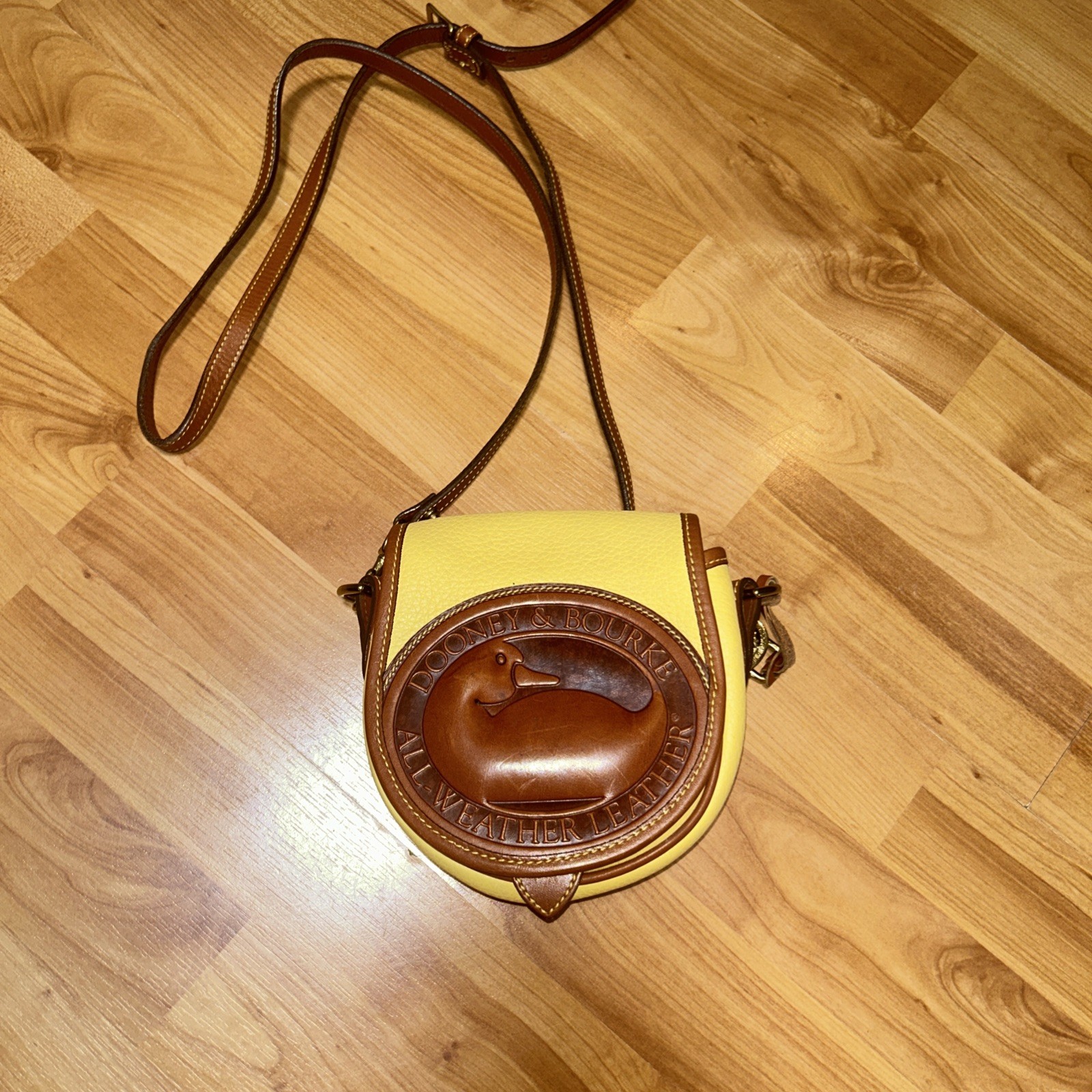 1990’s Dooney & Bourke Big Duck Leather Bag Crossbody Rare Mustard Yellow