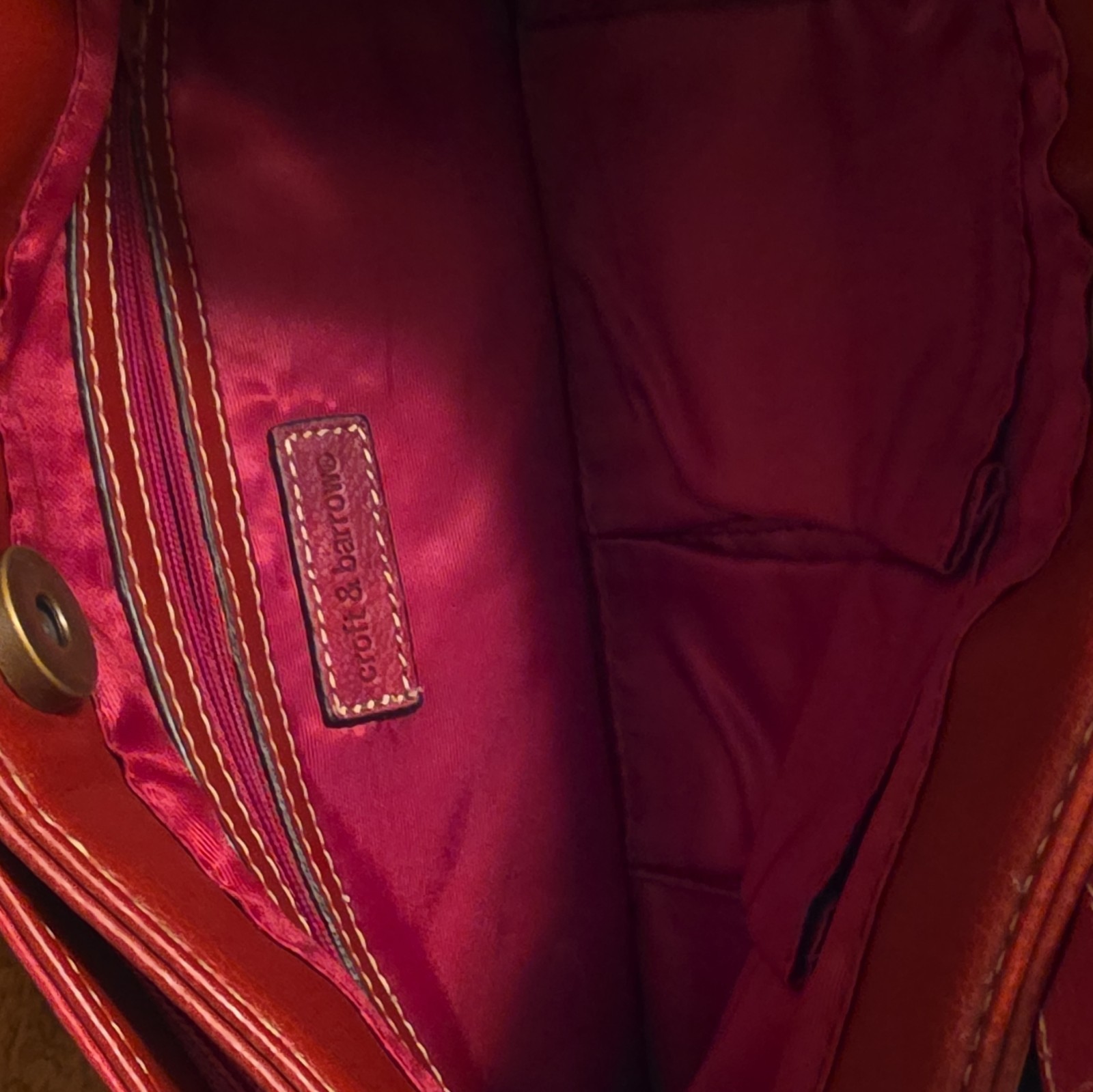 Croft & Barrow Women’s Red Shoulder Bag Zip Closure, Gold Hardware, Pockets