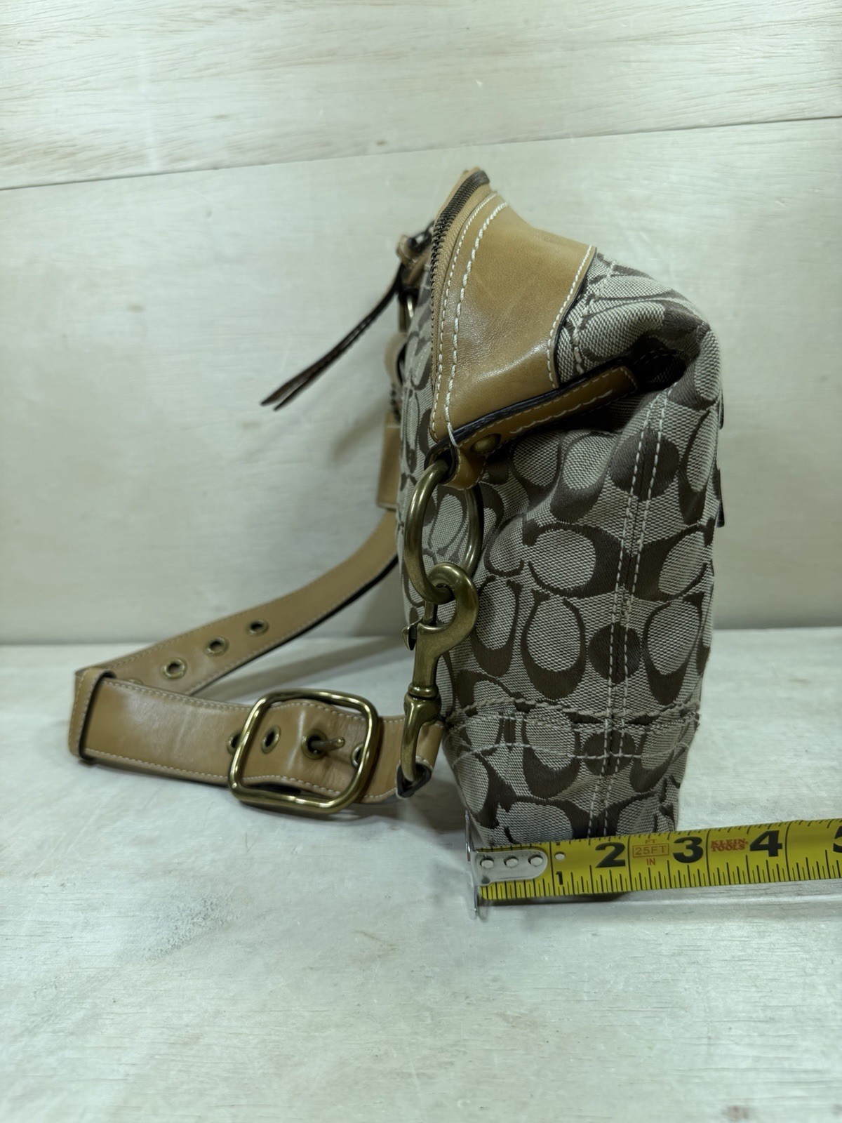 COACH Vintage Signature Medium Duffle Bag 10403 Camel Khaki Swing Pack Purse