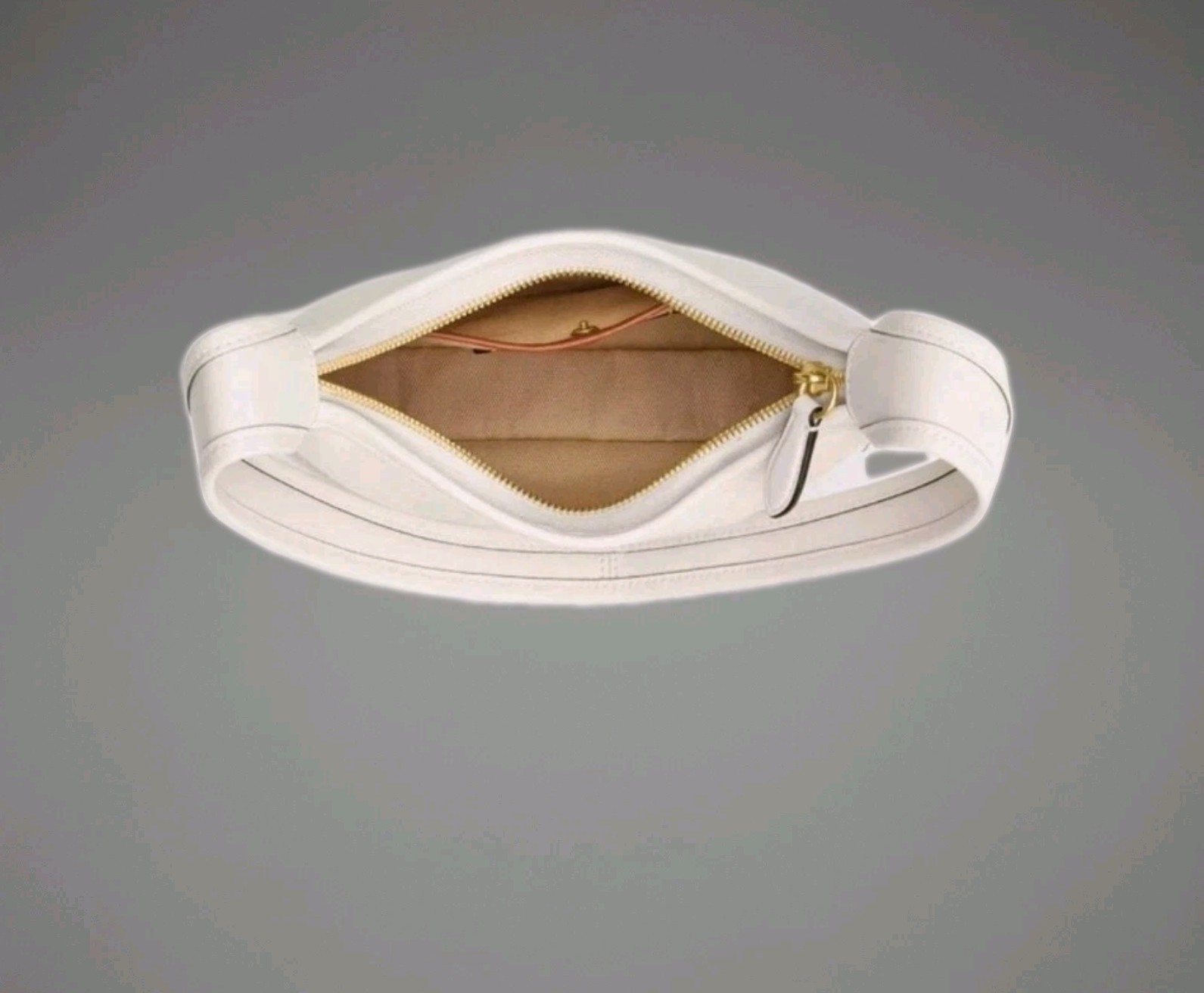 NWT Coach Curve Zip Bag Chalk White Glovetanned Leather Shoulder Bag CAF11 Brass