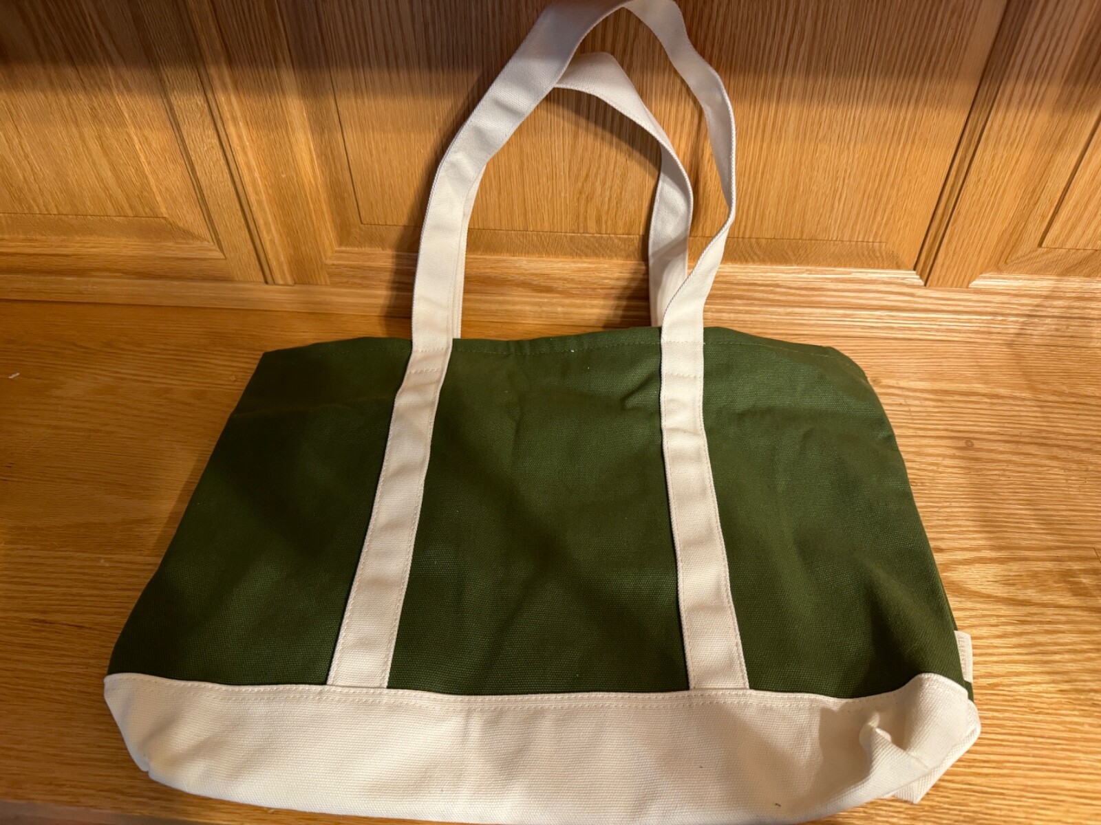 Alabaster 3 Panel Tote Bag Green & Cream Colored 17.5 X 12 X 4 in 10 in Handle