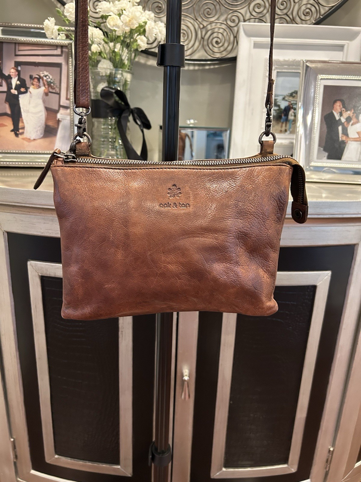 Oak & Tan Brown Shoulder Bag Zipper Accent Zip Closure Inner Pockets