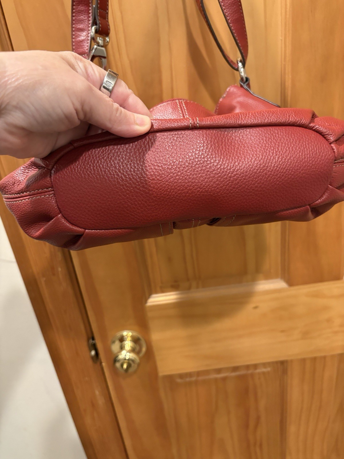 Tignanello Women’s Red Pebbled Shoulder Bag Zip Detachable Strap Lined Pockets