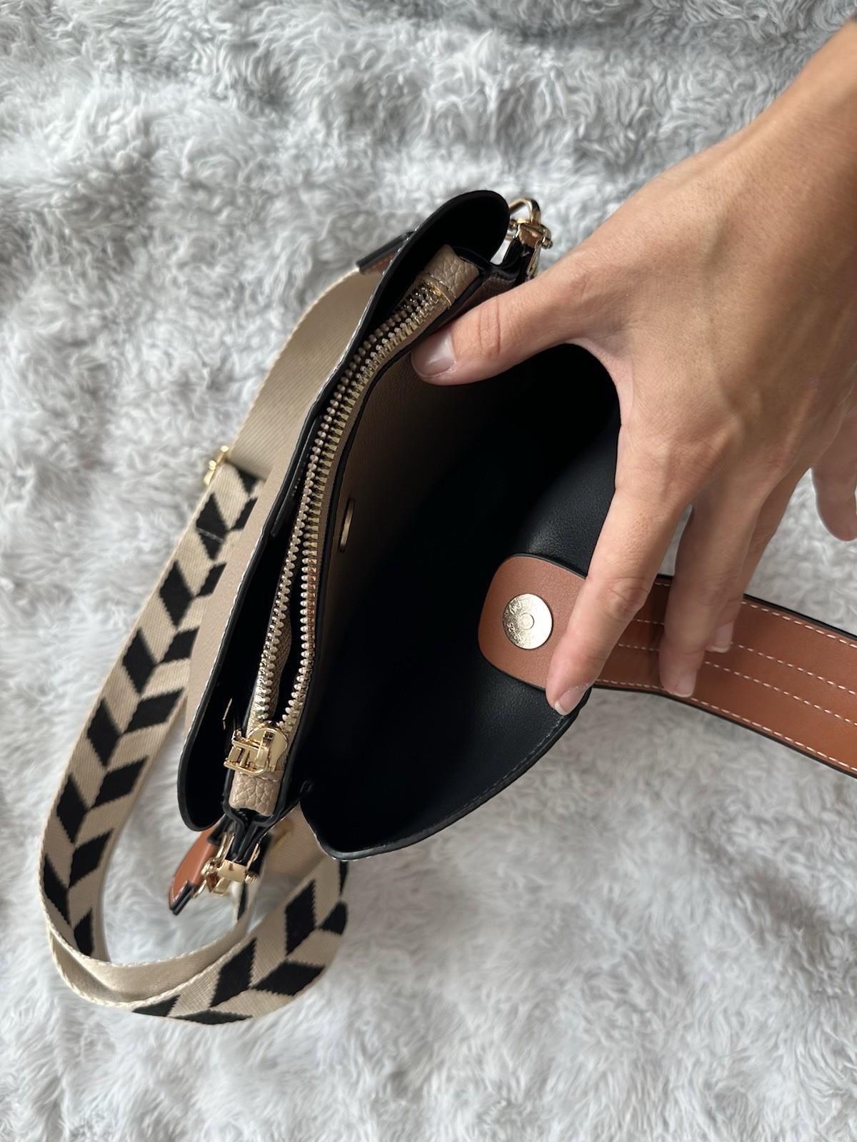 Beige Crossbody Bag, Geometric Strap, Zip/Magnetic, Gold Hardware
