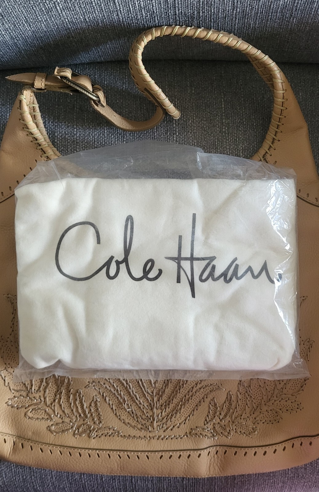 Cole Haan Shoulder Bag Purse NWT ex cond see pics! Comes with original dust bag!