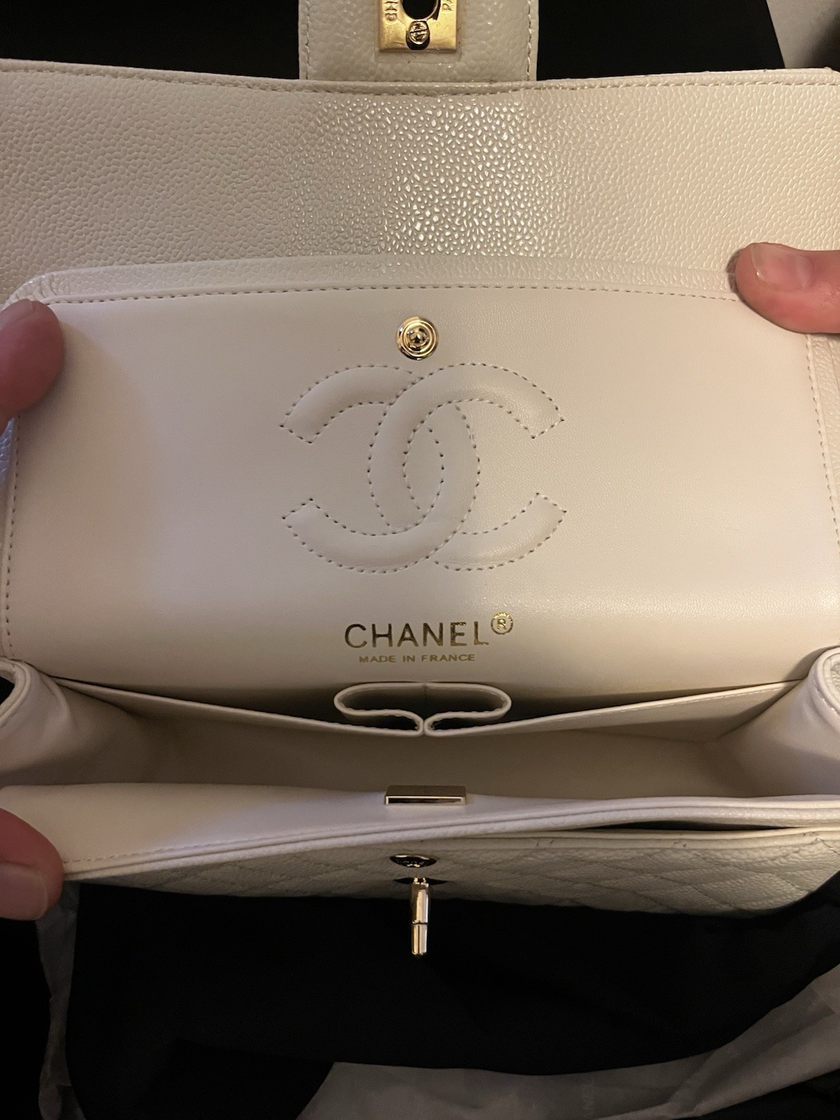CHANEL White Quilted Shoulder Bag Chain Strap Inner Pockets Gold Hardware