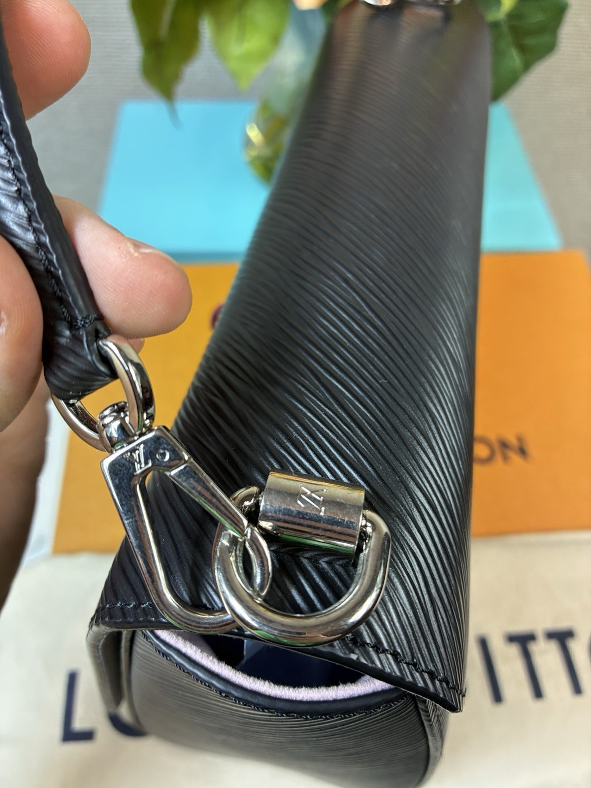 Louis Vuitton LV Black Epi Leather MM Twist Limited Edition Shoulder Bag – NWOT