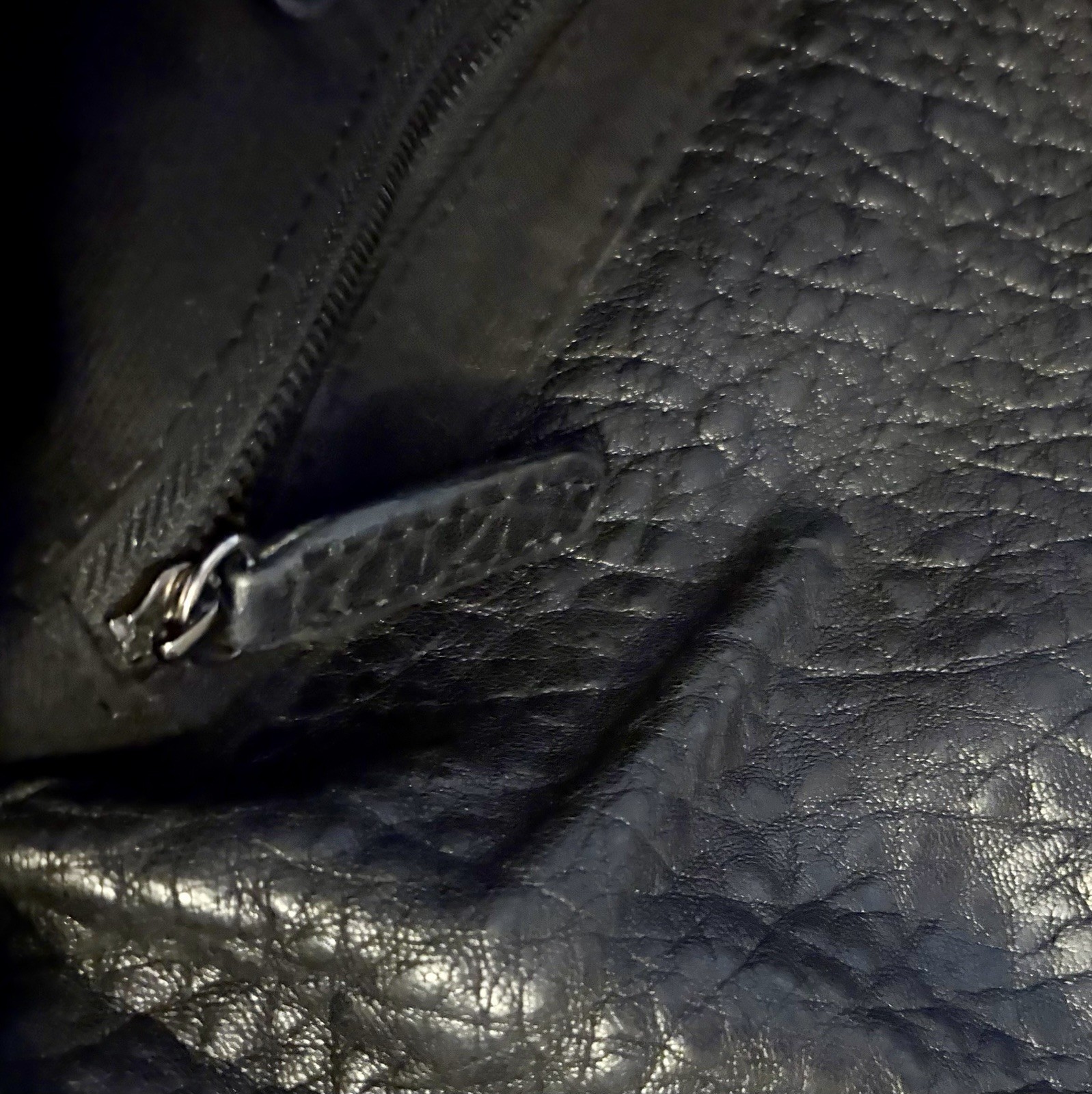 Givenchy Antigona Envelope Pebbled Textured Leather Clutch In Xlnt Condition