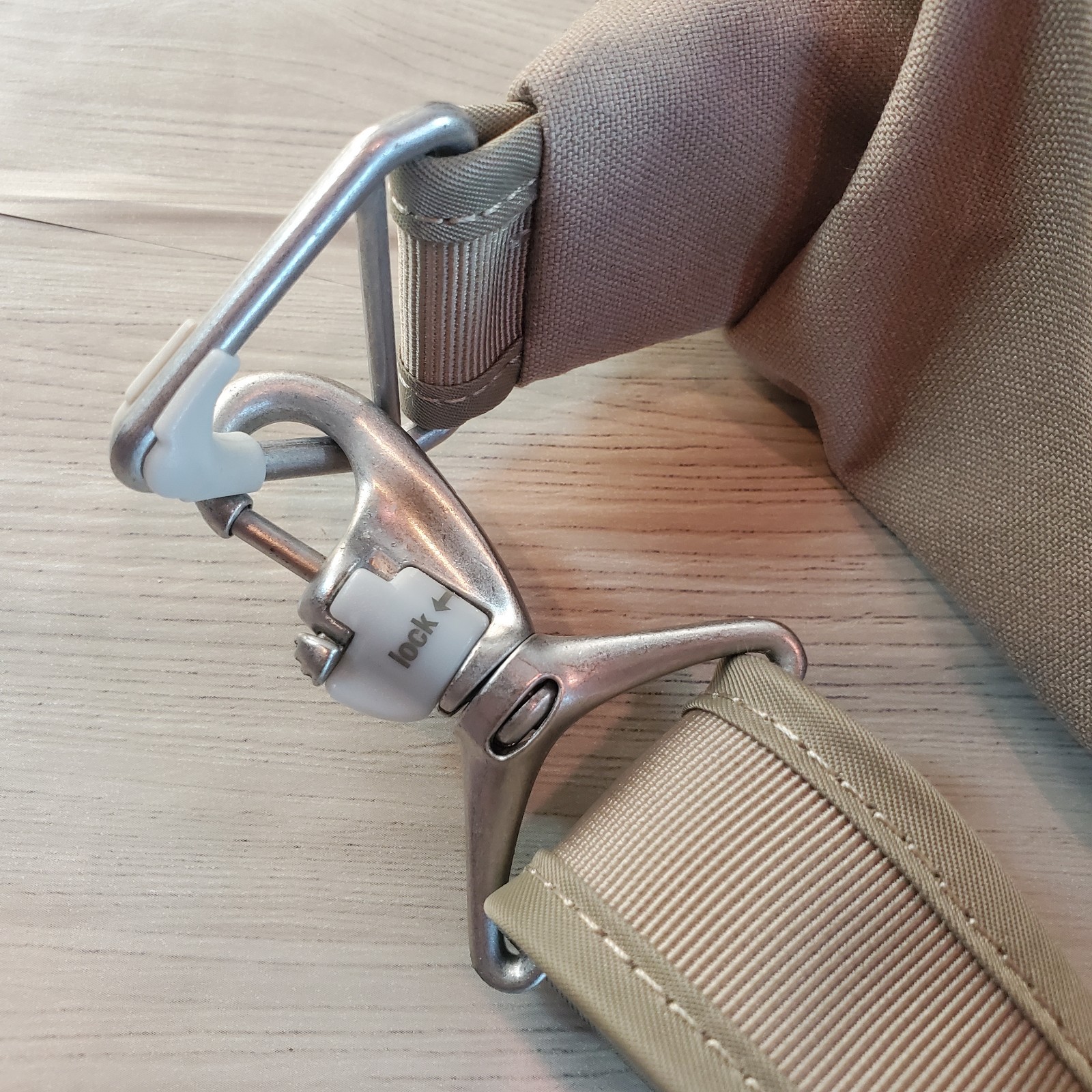 Pacsafe Citysafe LS200 RFID Anti-Theft Crossbody Travel Bag Khaki Sage Green
