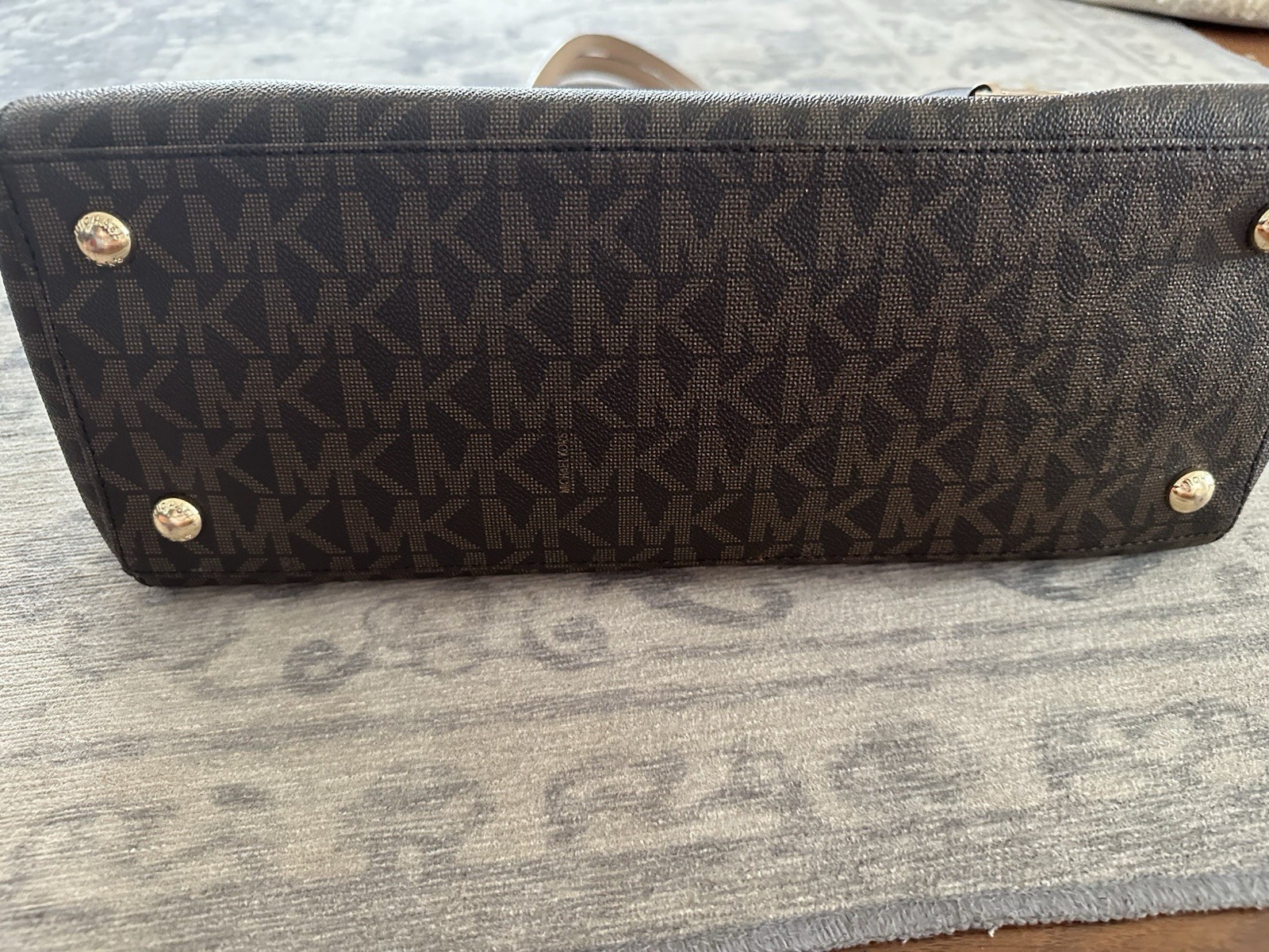 Michael Kors MK Monogram Large Brown Tote, Beige Leather Straps, Charm