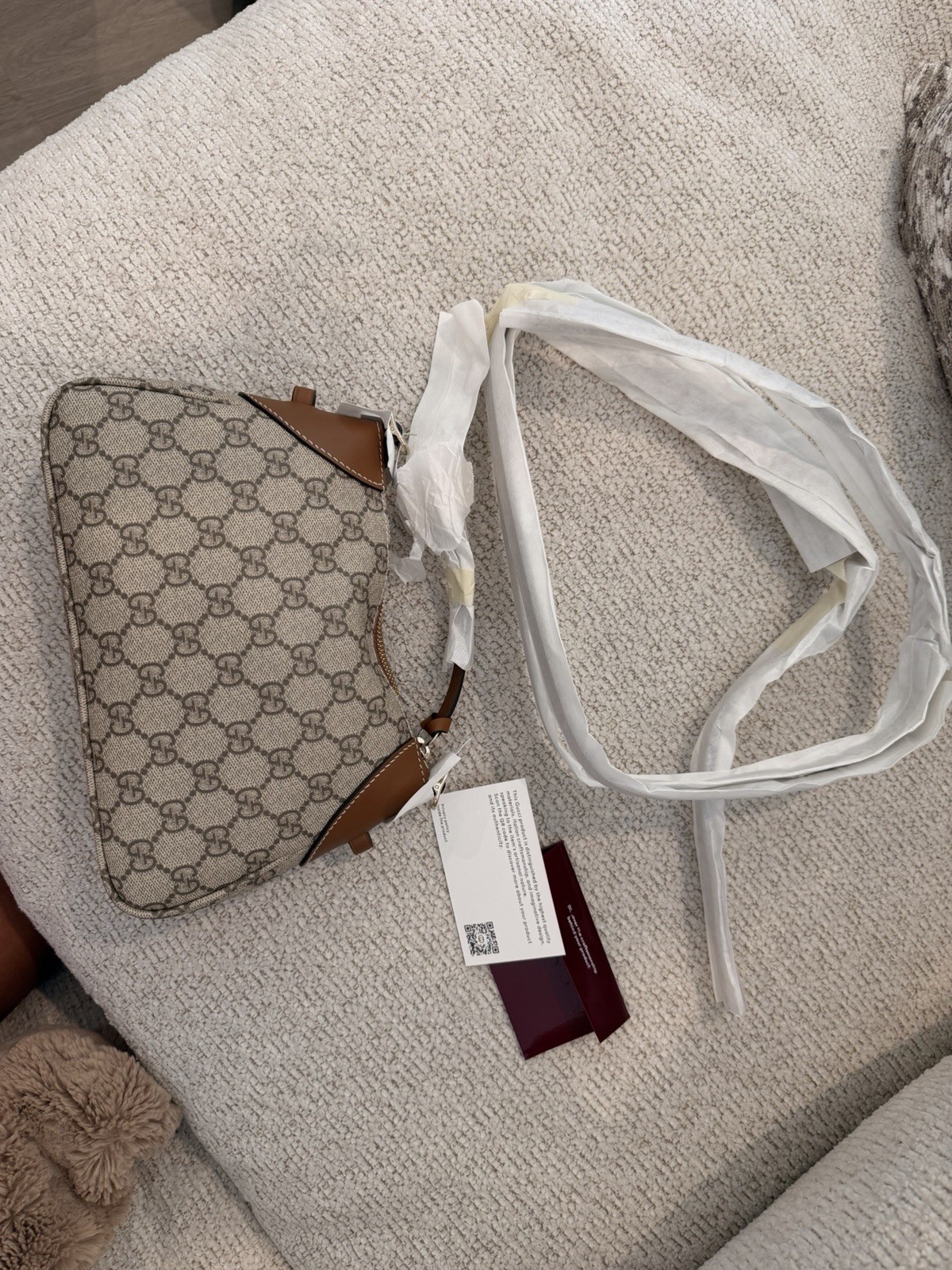 NEW Unused Gucci GG Emblem Small Shoulder Bag Monogram
