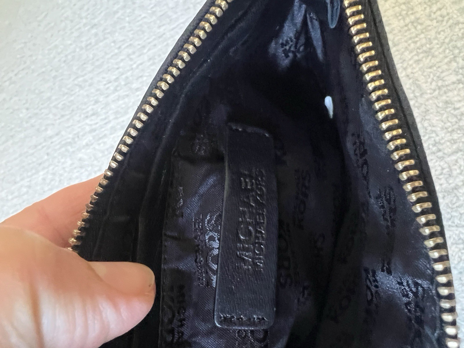 NEW MICHAEL KORS LUDLOW BLACK LEATHER+GOLD TONE WRISTLET STRAP MINI CLUTCH BAG